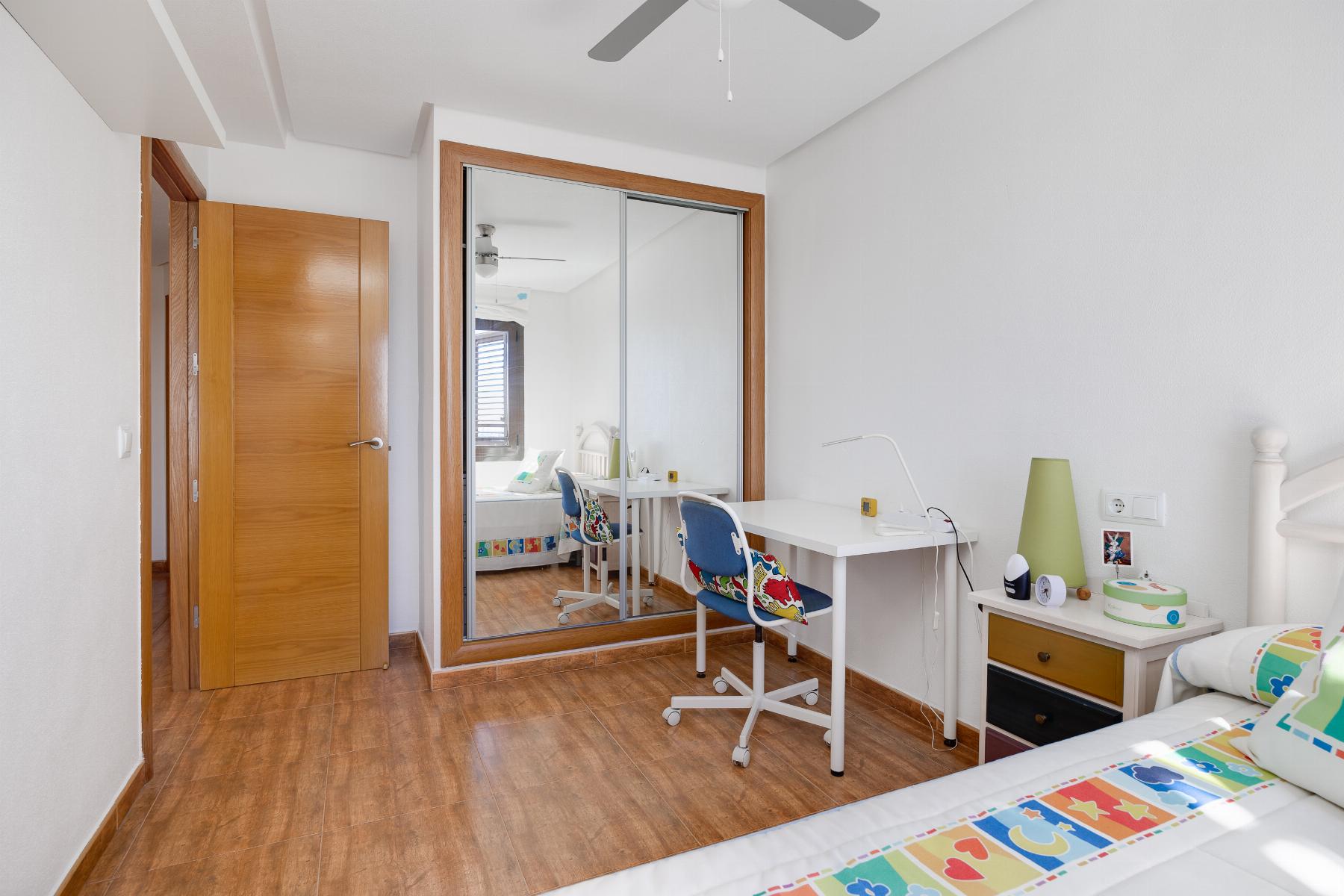 Resale - 3 Bedroom 2 Bathroom Apartamento in Torrevieja - Playa Acequion - Alicante Resale - 3 Bedroom 2 Bathroom Apartamento in Torrevieja - Playa Acequion - Alicante