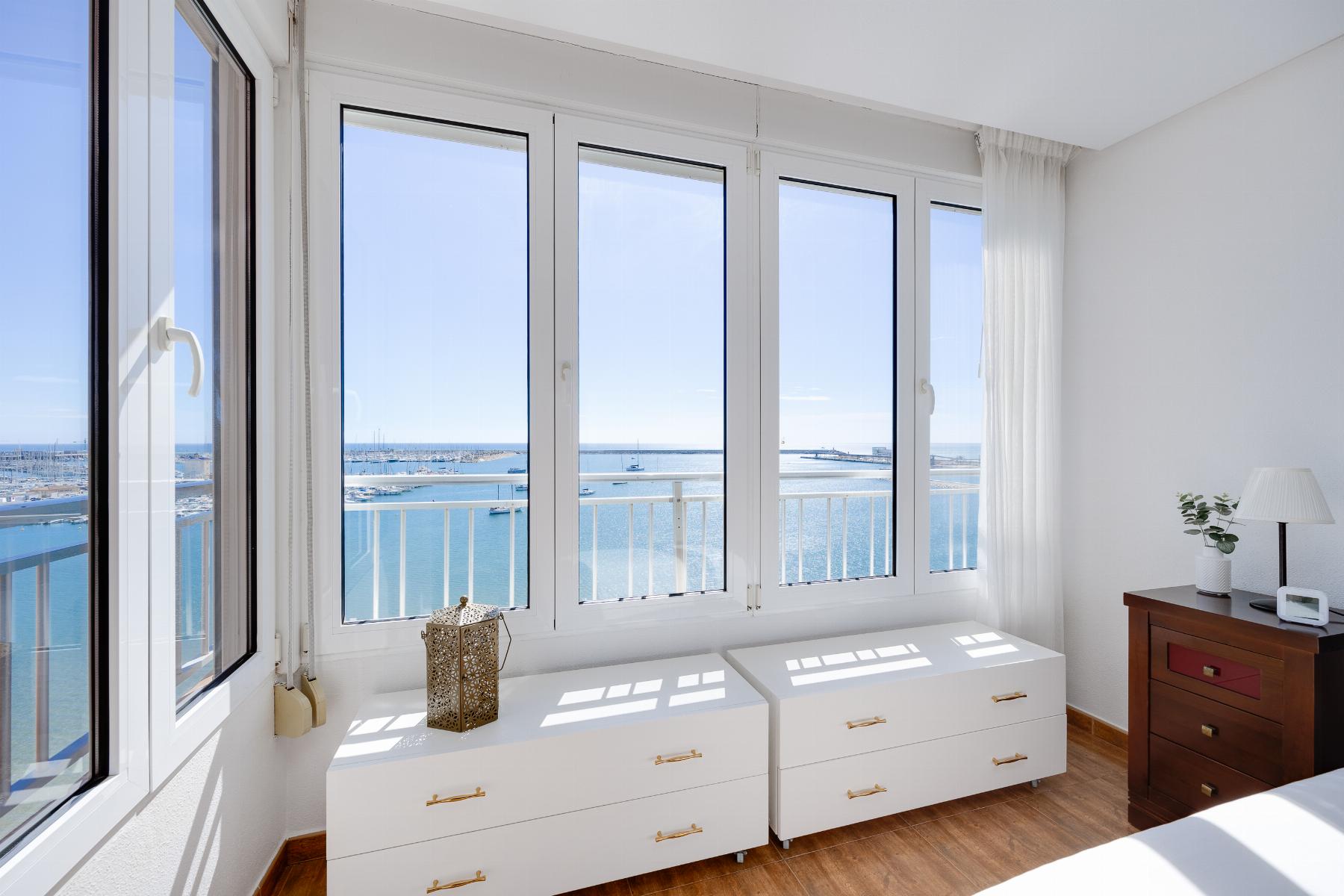 Resale - 3 Bedroom 2 Bathroom Apartamento in Torrevieja - Playa Acequion - Alicante Resale - 3 Bedroom 2 Bathroom Apartamento in Torrevieja - Playa Acequion - Alicante