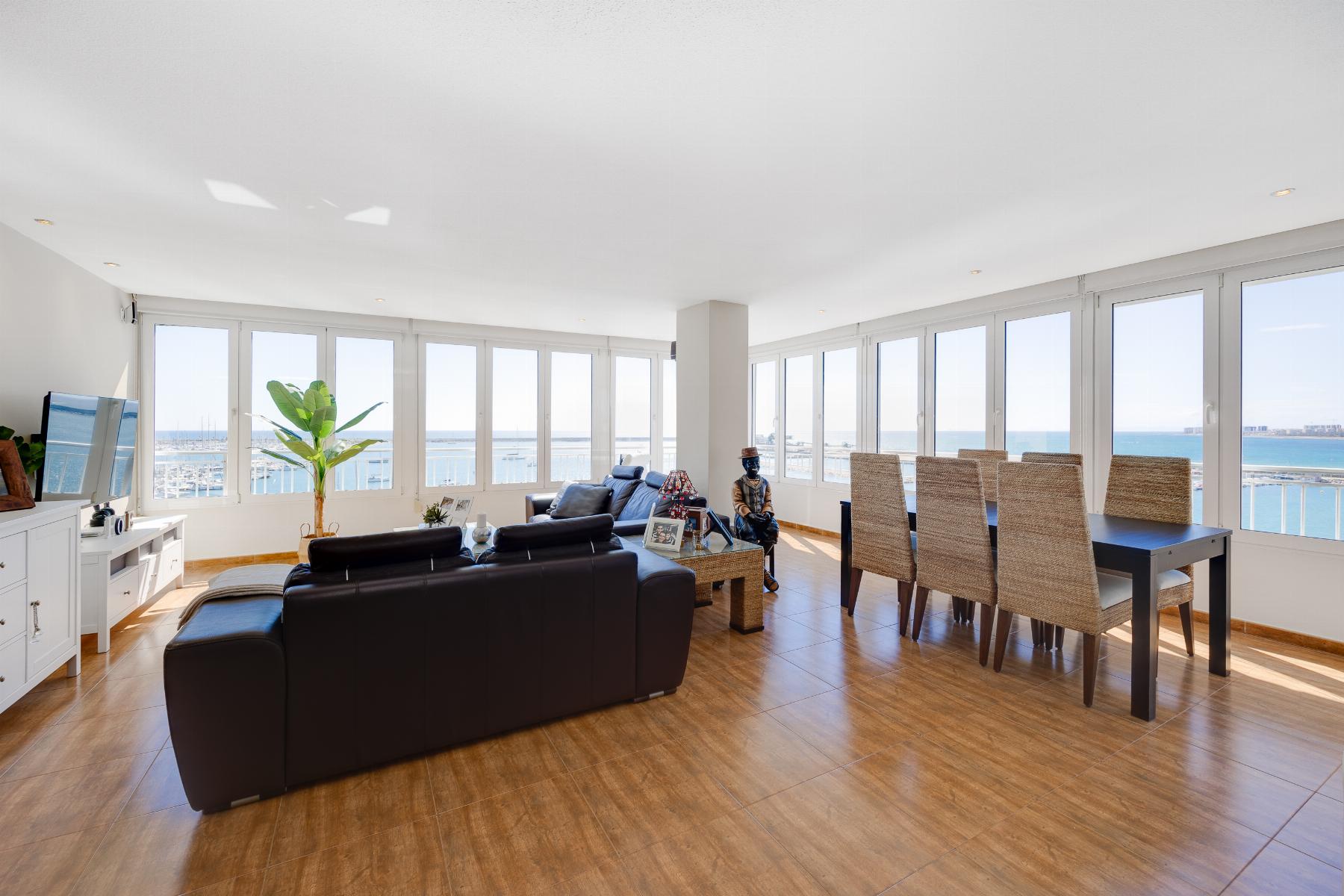 Resale - 3 Bedroom 2 Bathroom Apartamento in Torrevieja - Playa Acequion - Alicante Resale - 3 Bedroom 2 Bathroom Apartamento in Torrevieja - Playa Acequion - Alicante