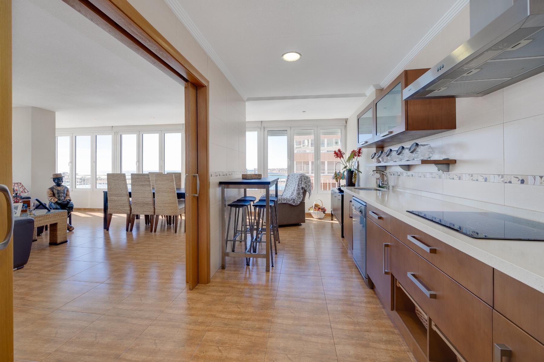 Resale - 3 Bedroom 2 Bathroom Apartamento in Torrevieja - Playa Acequion - Alicante Resale - 3 Bedroom 2 Bathroom Apartamento in Torrevieja - Playa Acequion - Alicante