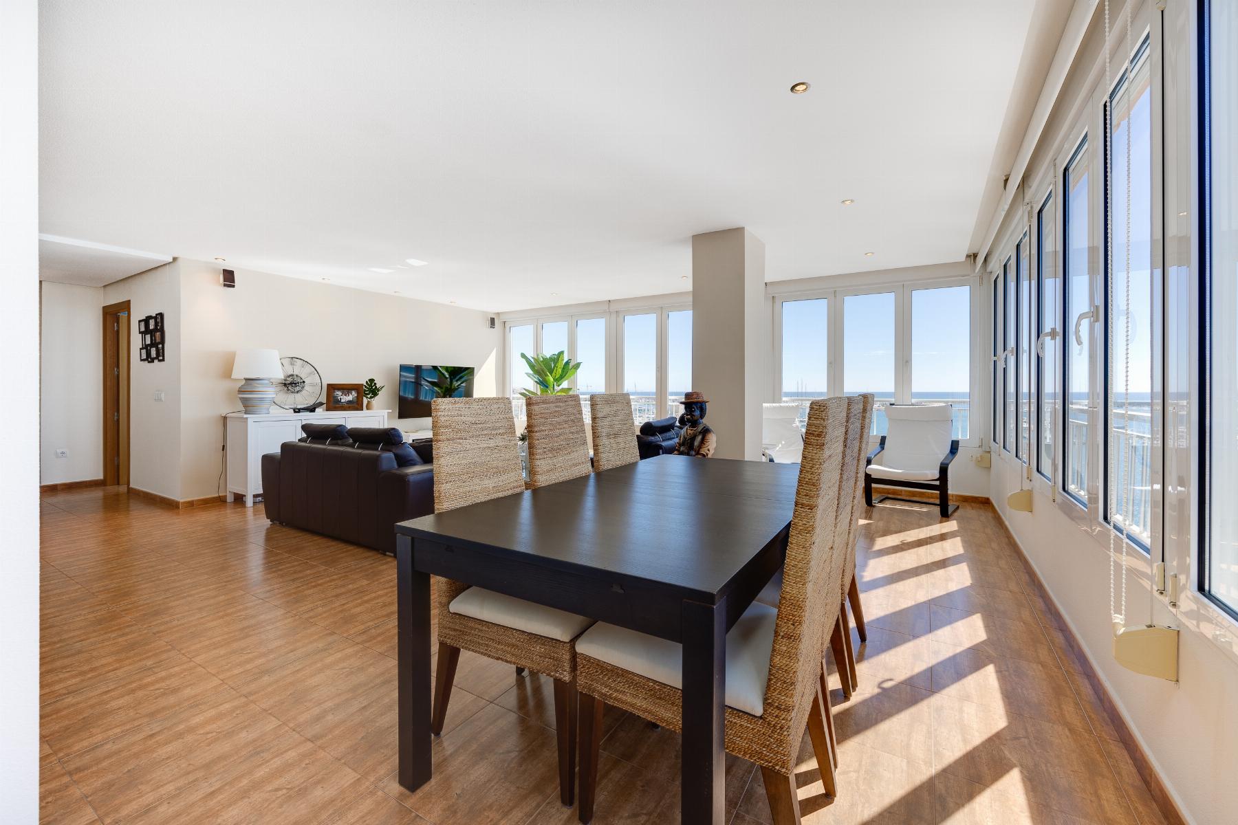 Resale - 3 Bedroom 2 Bathroom Apartamento in Torrevieja - Playa Acequion - Alicante Resale - 3 Bedroom 2 Bathroom Apartamento in Torrevieja - Playa Acequion - Alicante