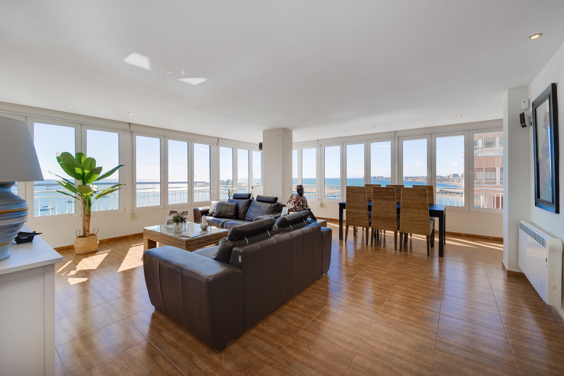 Resale - 3 Bedroom 2 Bathroom Apartamento in Torrevieja - Playa Acequion - Alicante Resale - 3 Bedroom 2 Bathroom Apartamento in Torrevieja - Playa Acequion - Alicante