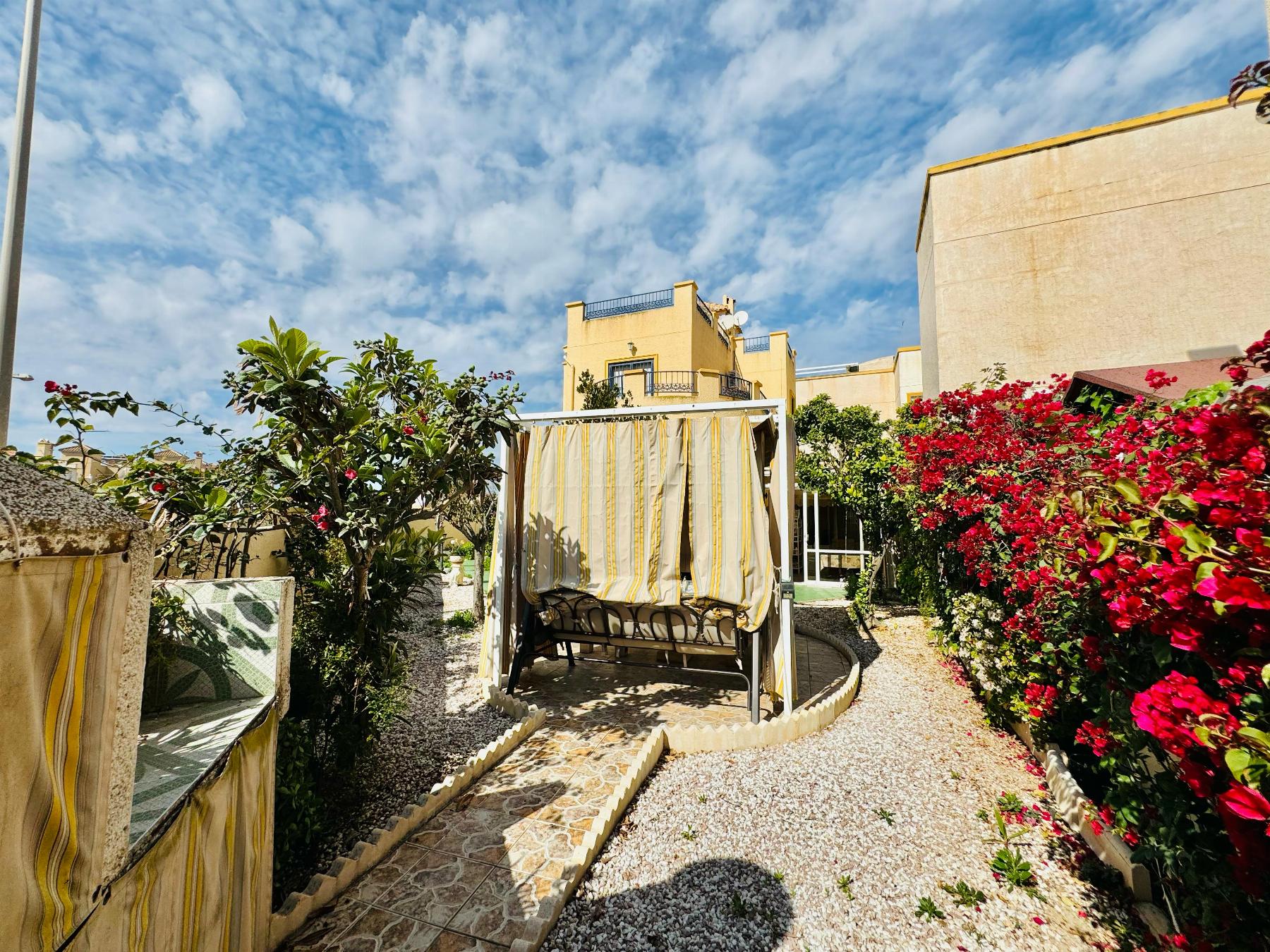 Resale - 3 Bedroom 2 Bathroom Chalet in Orihuela Costa - La Zenia- Orihuela costa - Alicante Resale - 3 Bedroom 2 Bathroom Chalet in Orihuela Costa - La Zenia- Orihuela costa - Alicante