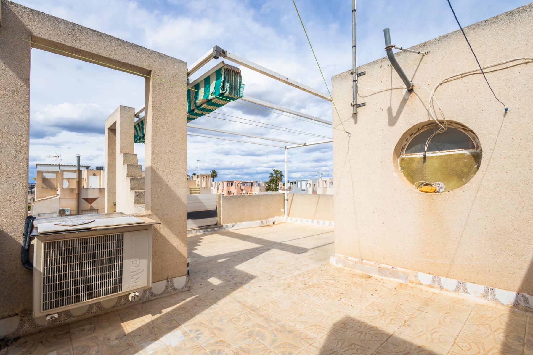 Resale - 4 Bedroom 2 Bathroom Chalet in Torrevieja - torreta III - Alicante Resale - 4 Bedroom 2 Bathroom Chalet in Torrevieja - torreta III - Alicante