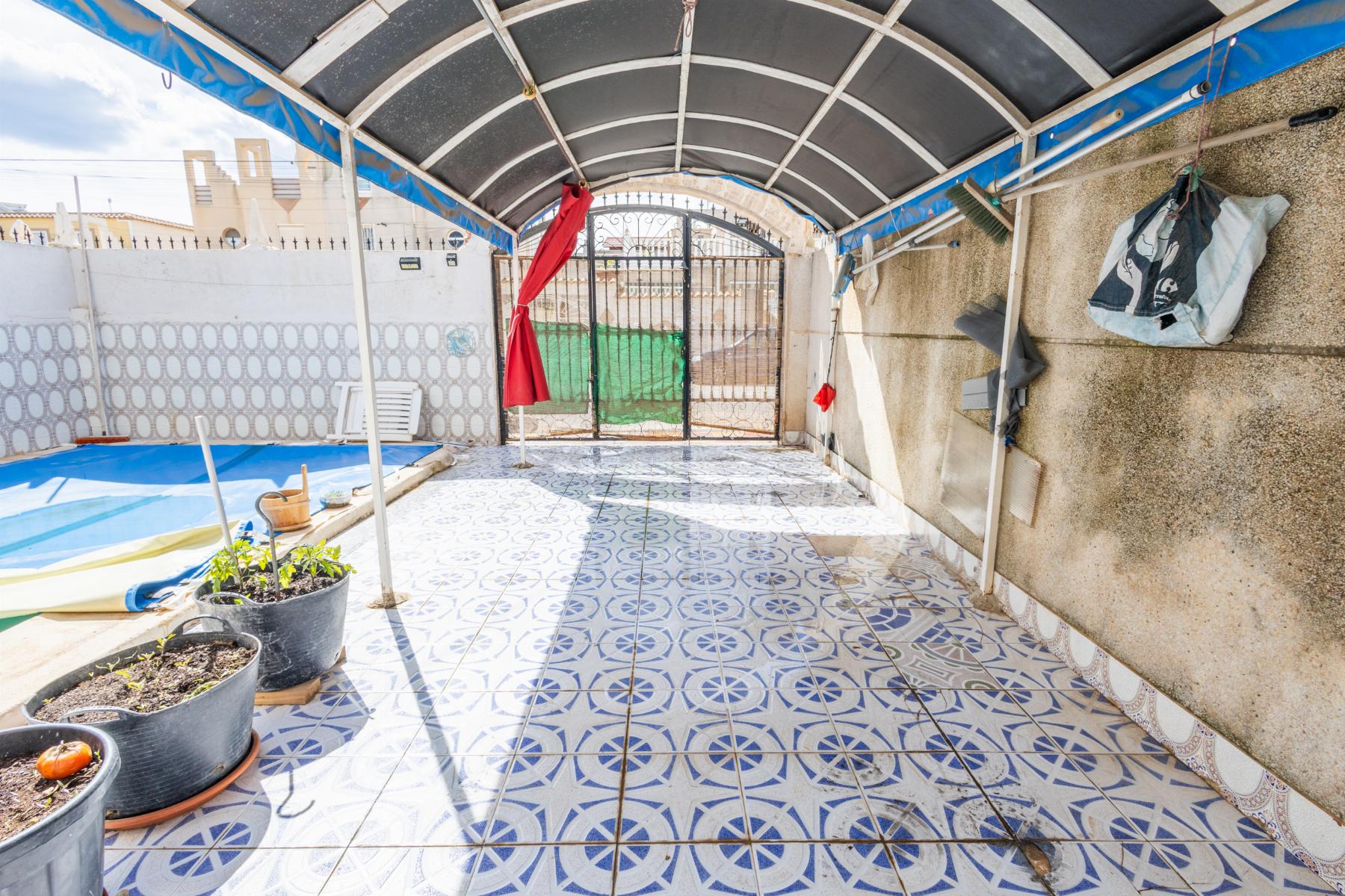 Resale - 4 Bedroom 2 Bathroom Chalet in Torrevieja - torreta III - Alicante Resale - 4 Bedroom 2 Bathroom Chalet in Torrevieja - torreta III - Alicante