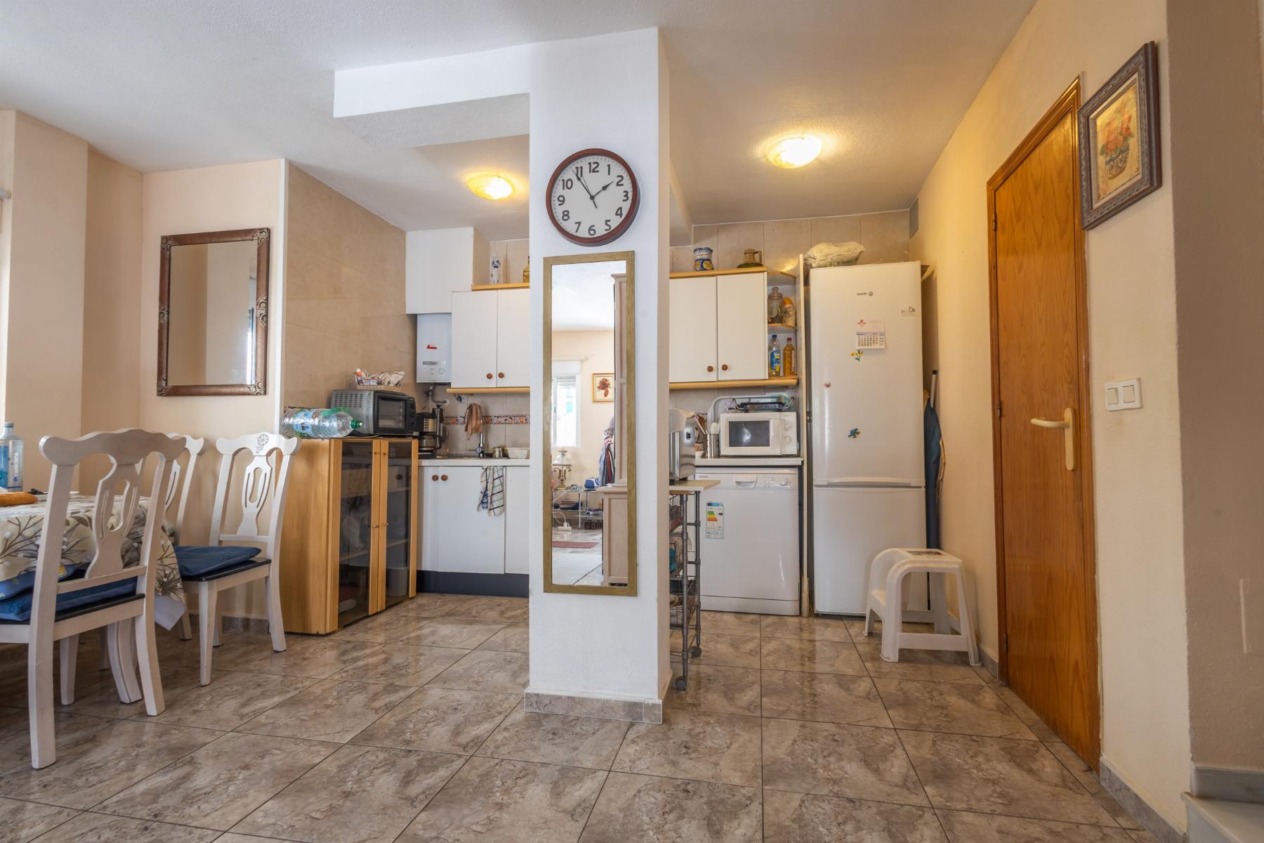 Resale - 4 Bedroom 2 Bathroom Chalet in Torrevieja - torreta III - Alicante Resale - 4 Bedroom 2 Bathroom Chalet in Torrevieja - torreta III - Alicante