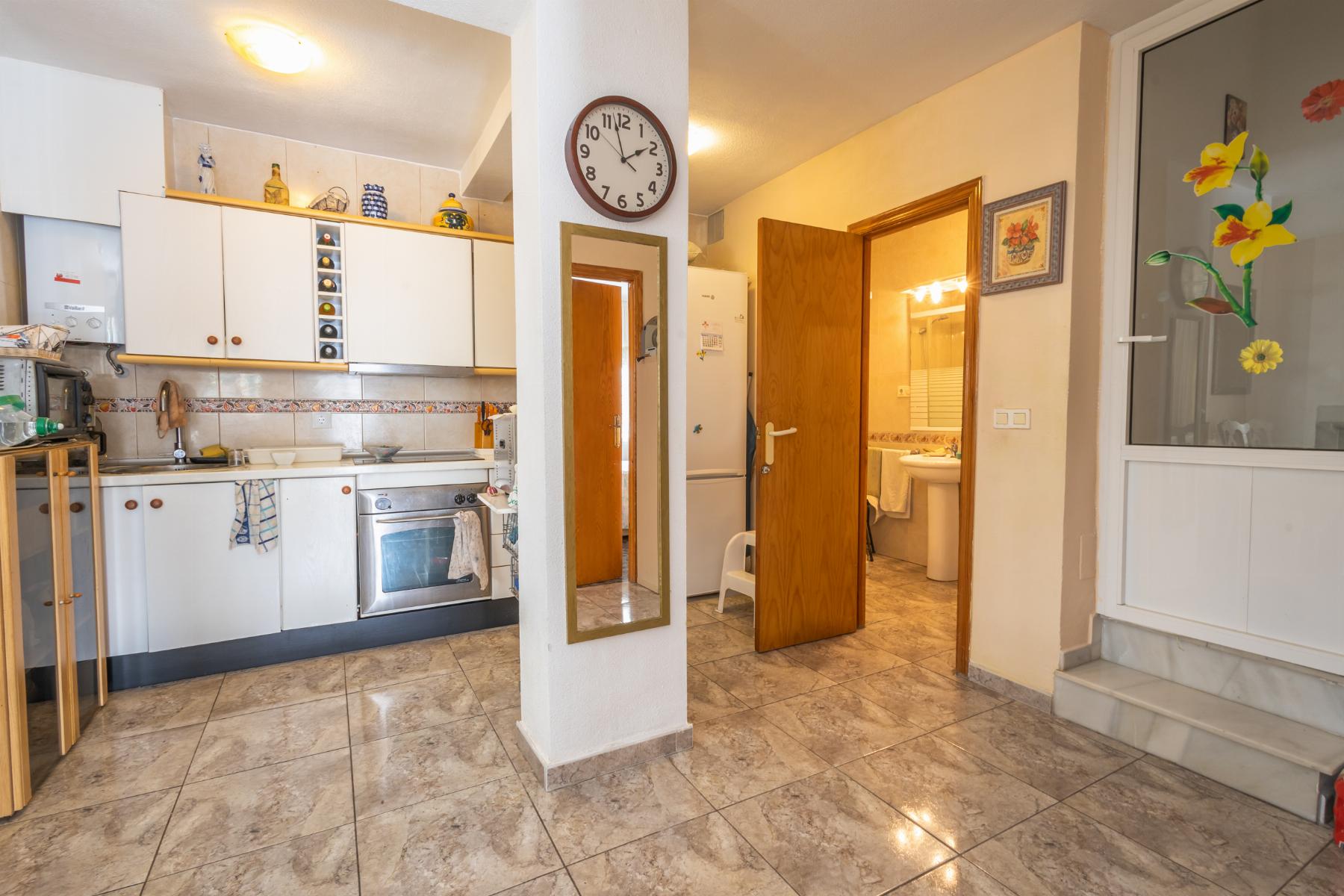 Resale - 4 Bedroom 2 Bathroom Chalet in Torrevieja - torreta III - Alicante Resale - 4 Bedroom 2 Bathroom Chalet in Torrevieja - torreta III - Alicante