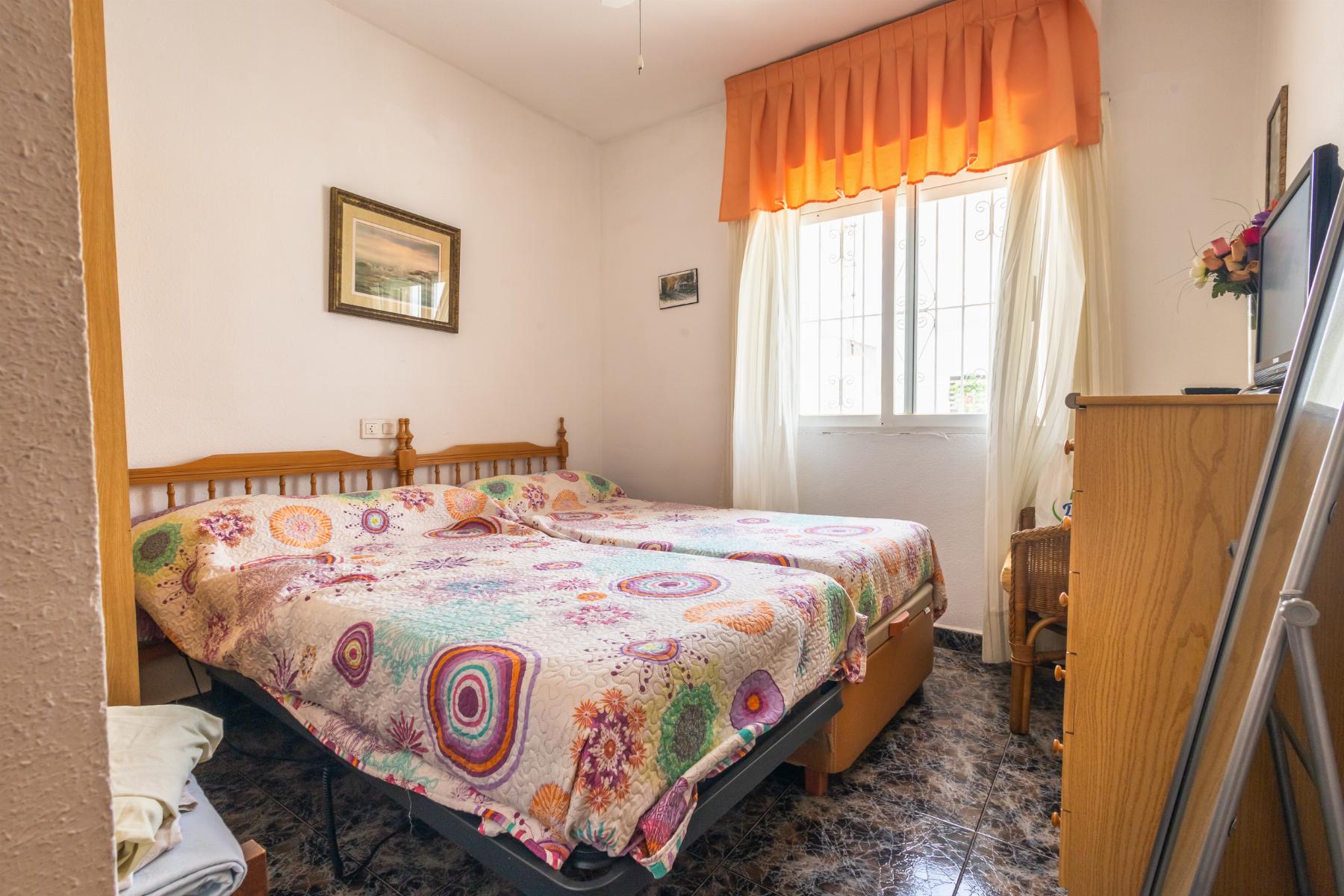Resale - 4 Bedroom 2 Bathroom Chalet in Torrevieja - torreta III - Alicante Resale - 4 Bedroom 2 Bathroom Chalet in Torrevieja - torreta III - Alicante