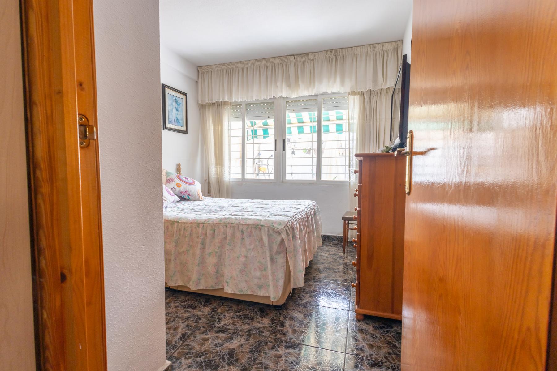 Resale - 4 Bedroom 2 Bathroom Chalet in Torrevieja - torreta III - Alicante Resale - 4 Bedroom 2 Bathroom Chalet in Torrevieja - torreta III - Alicante