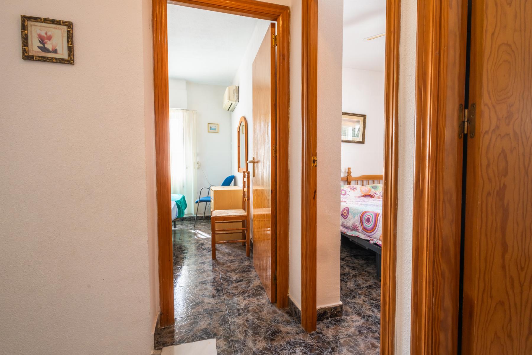 Resale - 4 Bedroom 2 Bathroom Chalet in Torrevieja - torreta III - Alicante Resale - 4 Bedroom 2 Bathroom Chalet in Torrevieja - torreta III - Alicante