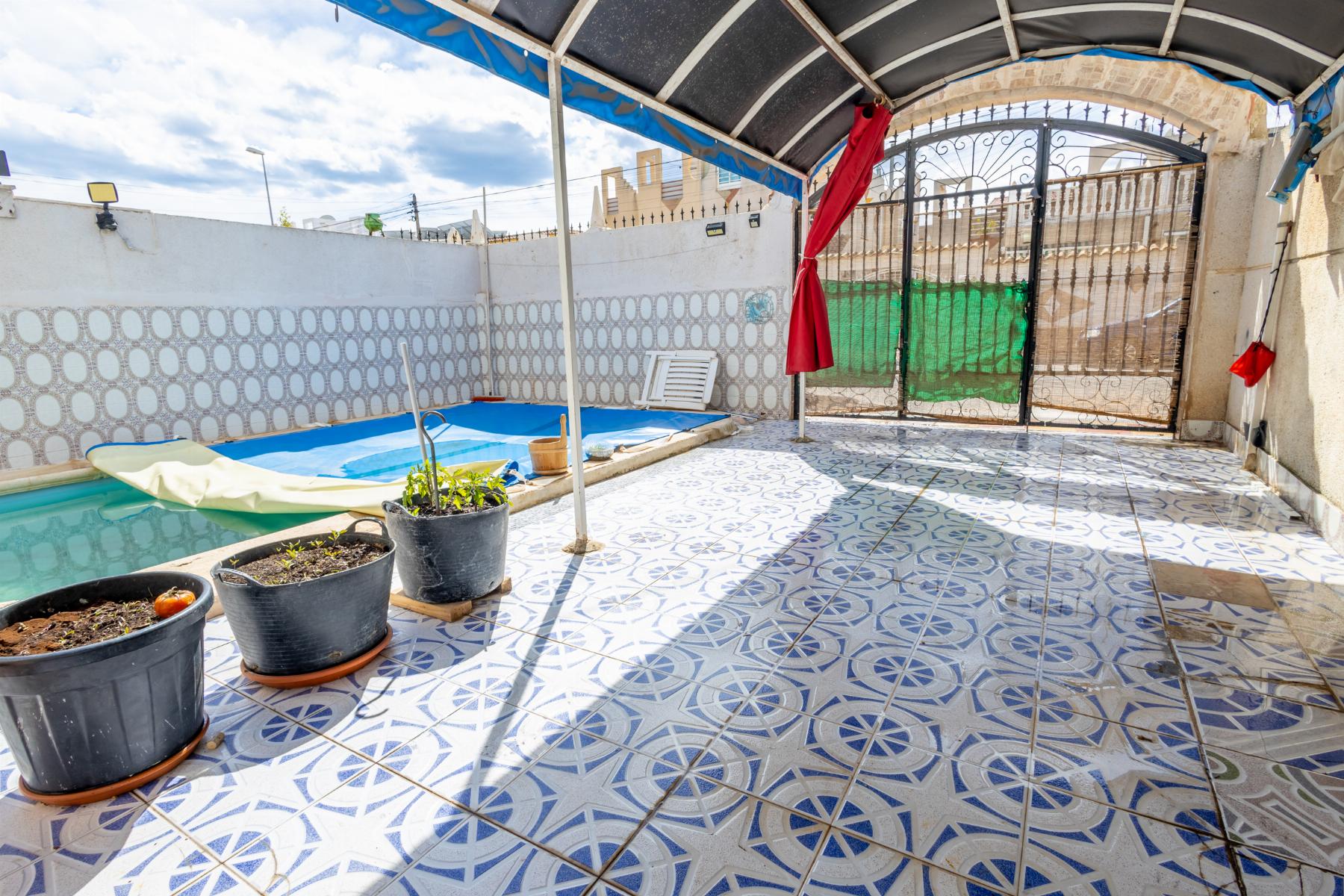 Resale - 4 Bedroom 2 Bathroom Chalet in Torrevieja - torreta III - Alicante Resale - 4 Bedroom 2 Bathroom Chalet in Torrevieja - torreta III - Alicante
