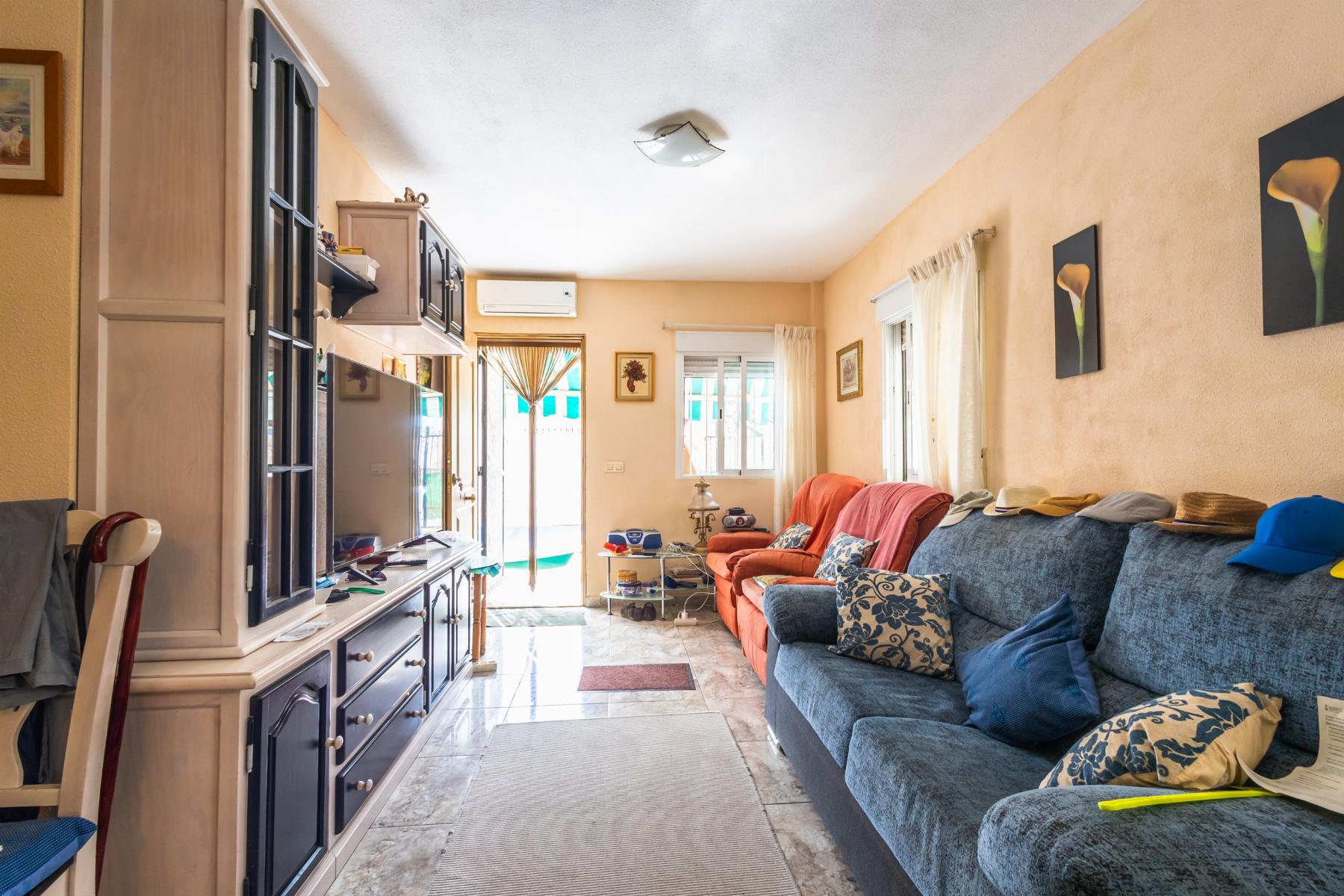 Resale - 4 Bedroom 2 Bathroom Chalet in Torrevieja - torreta III - Alicante Resale - 4 Bedroom 2 Bathroom Chalet in Torrevieja - torreta III - Alicante