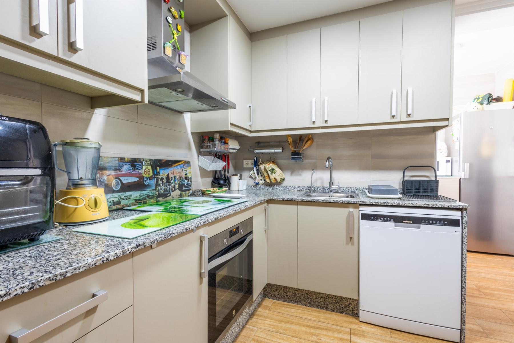 Resale - 3 Bedroom 2 Bathroom Apartamento in Torrevieja - Playa del Acequión - Alicante Resale - 3 Bedroom 2 Bathroom Apartamento in Torrevieja - Playa del Acequión - Alicante