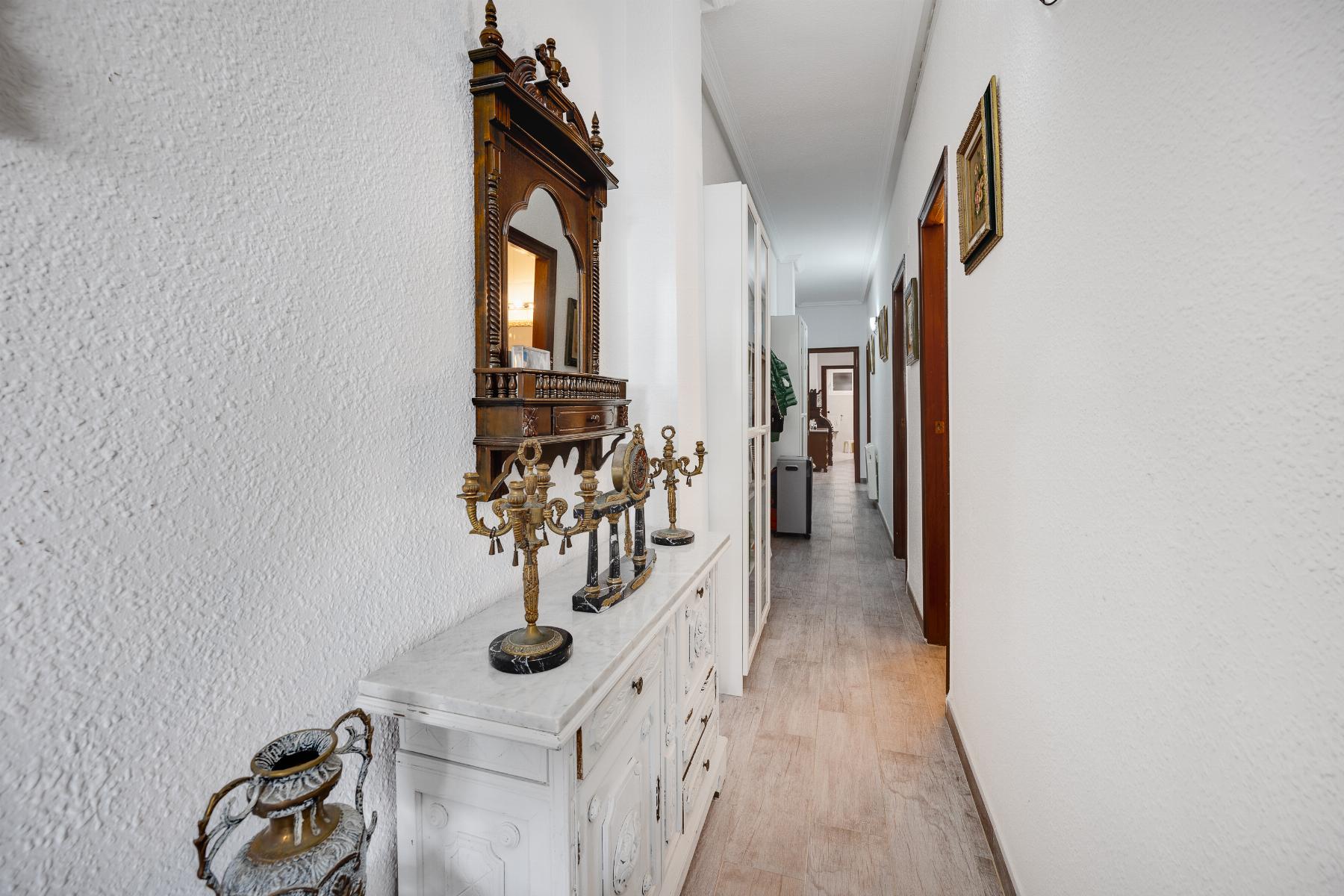 Resale - 4 Bedroom 2 Bathroom Apartamento in Torrevieja - Piscinas naturales - Alicante Resale - 4 Bedroom 2 Bathroom Apartamento in Torrevieja - Piscinas naturales - Alicante