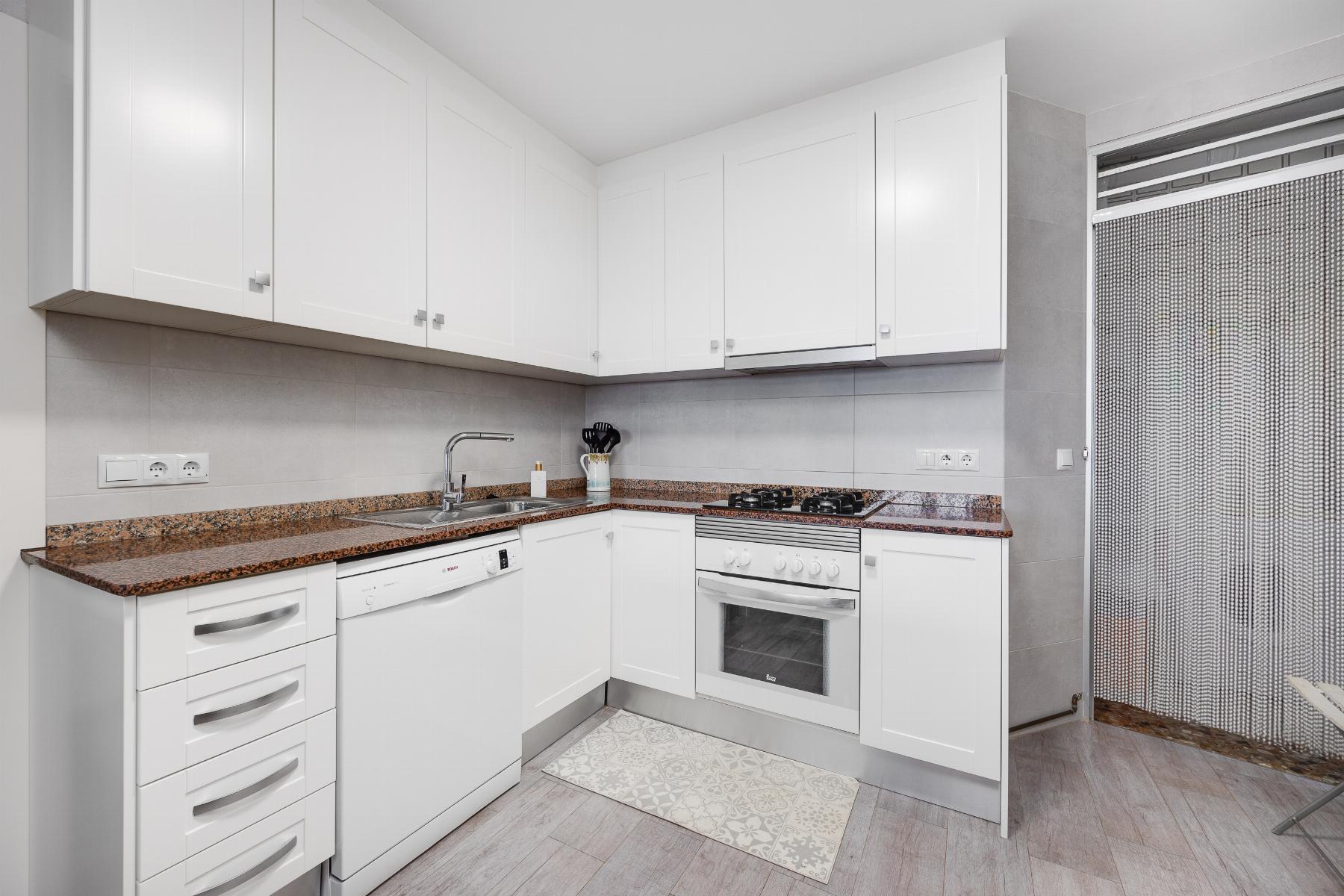 Resale - 4 Bedroom 2 Bathroom Apartamento in Torrevieja - Piscinas naturales - Alicante Resale - 4 Bedroom 2 Bathroom Apartamento in Torrevieja - Piscinas naturales - Alicante