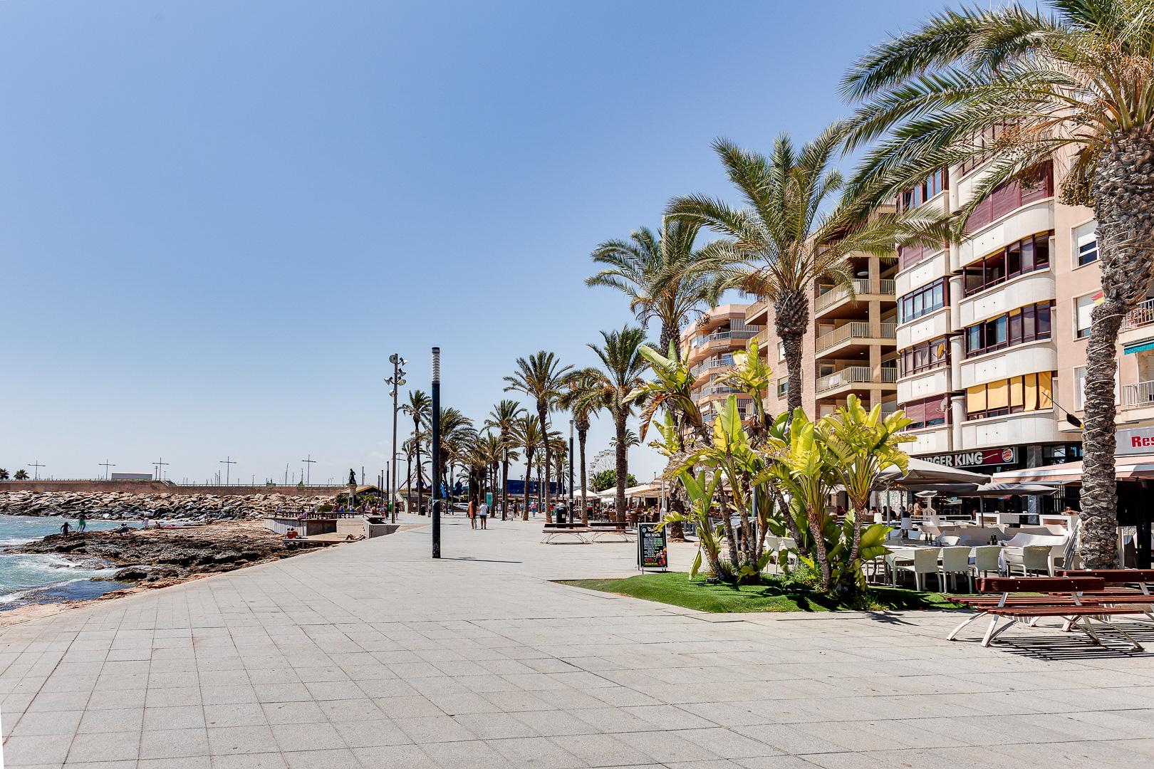 Resale - 4 Bedroom 2 Bathroom Apartamento in Torrevieja - Piscinas naturales - Alicante Resale - 4 Bedroom 2 Bathroom Apartamento in Torrevieja - Piscinas naturales - Alicante
