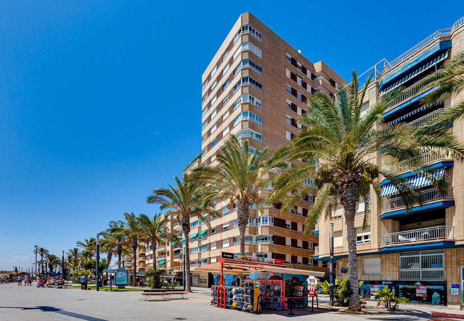 Resale - 4 Bedroom 2 Bathroom Apartamento in Torrevieja - Piscinas naturales - Alicante Resale - 4 Bedroom 2 Bathroom Apartamento in Torrevieja - Piscinas naturales - Alicante