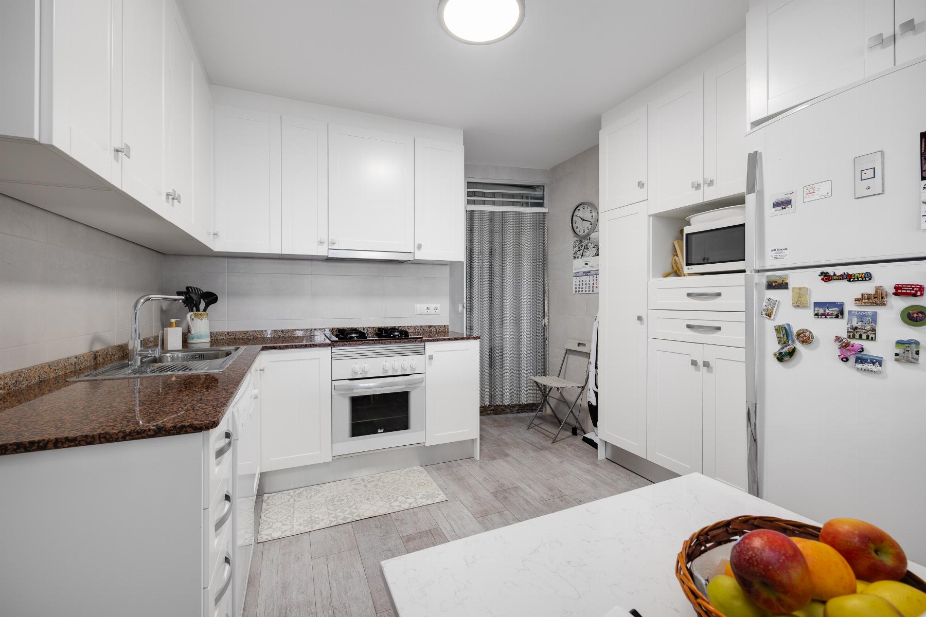 Resale - 4 Bedroom 2 Bathroom Apartamento in Torrevieja - Piscinas naturales - Alicante Resale - 4 Bedroom 2 Bathroom Apartamento in Torrevieja - Piscinas naturales - Alicante