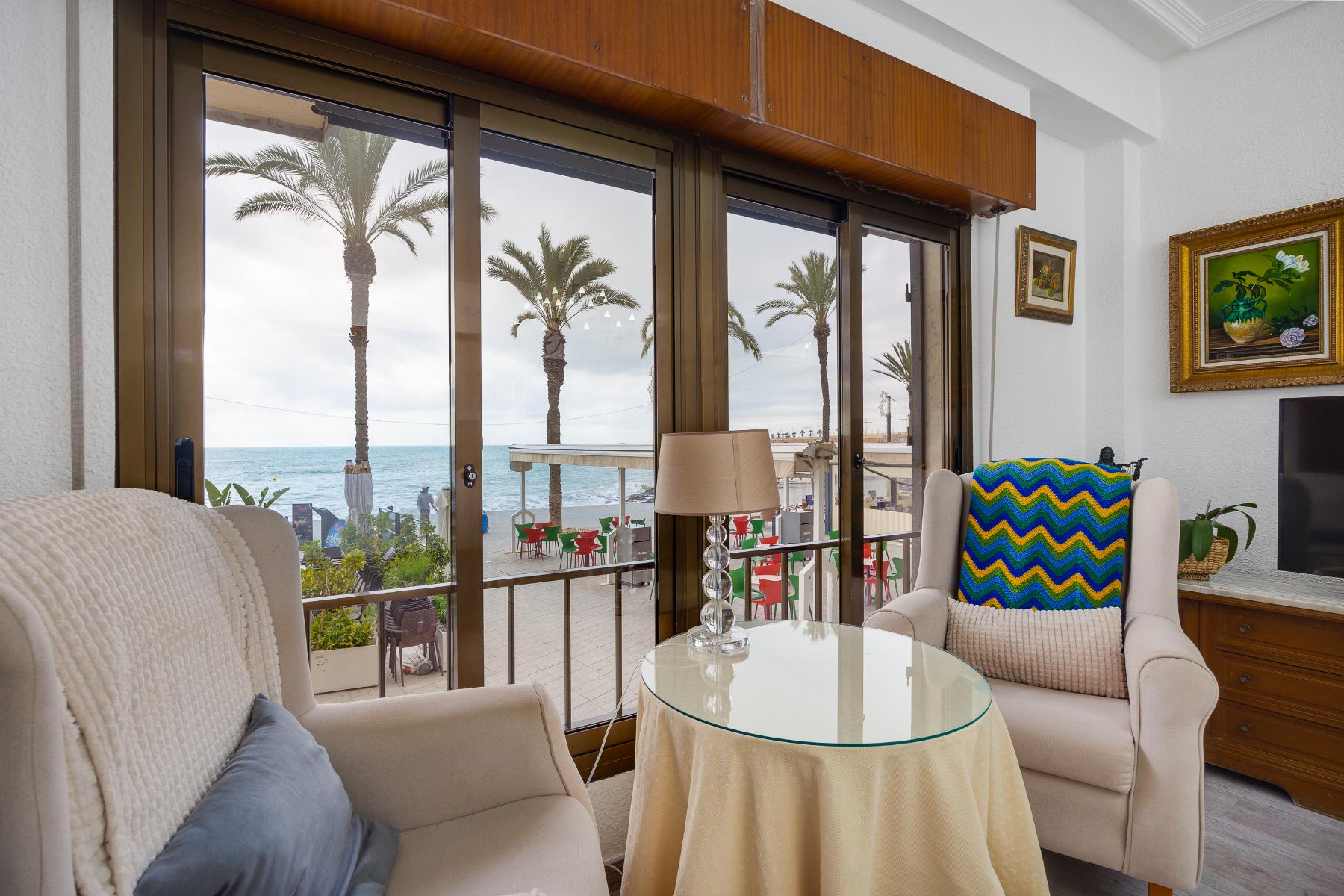 Resale - 4 Bedroom 2 Bathroom Apartamento in Torrevieja - Piscinas naturales - Alicante Resale - 4 Bedroom 2 Bathroom Apartamento in Torrevieja - Piscinas naturales - Alicante