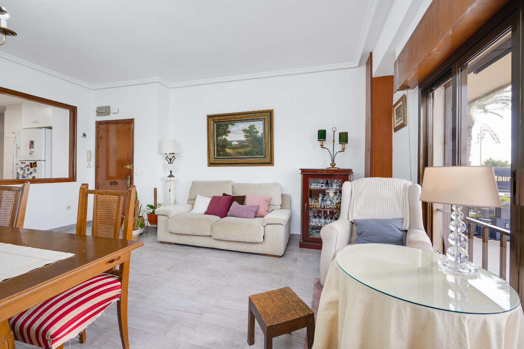 Resale - 4 Bedroom 2 Bathroom Apartamento in Torrevieja - Piscinas naturales - Alicante Resale - 4 Bedroom 2 Bathroom Apartamento in Torrevieja - Piscinas naturales - Alicante