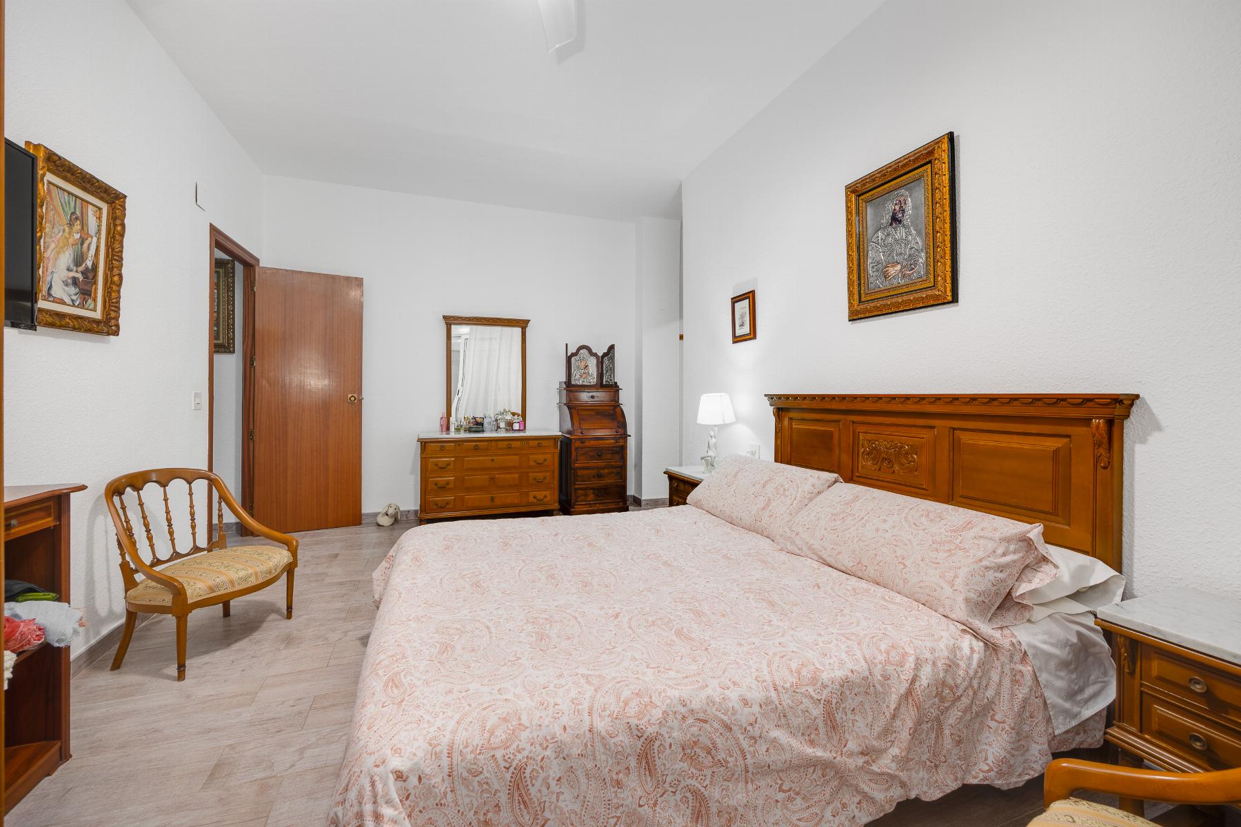 Resale - 4 Bedroom 2 Bathroom Apartamento in Torrevieja - Piscinas naturales - Alicante Resale - 4 Bedroom 2 Bathroom Apartamento in Torrevieja - Piscinas naturales - Alicante