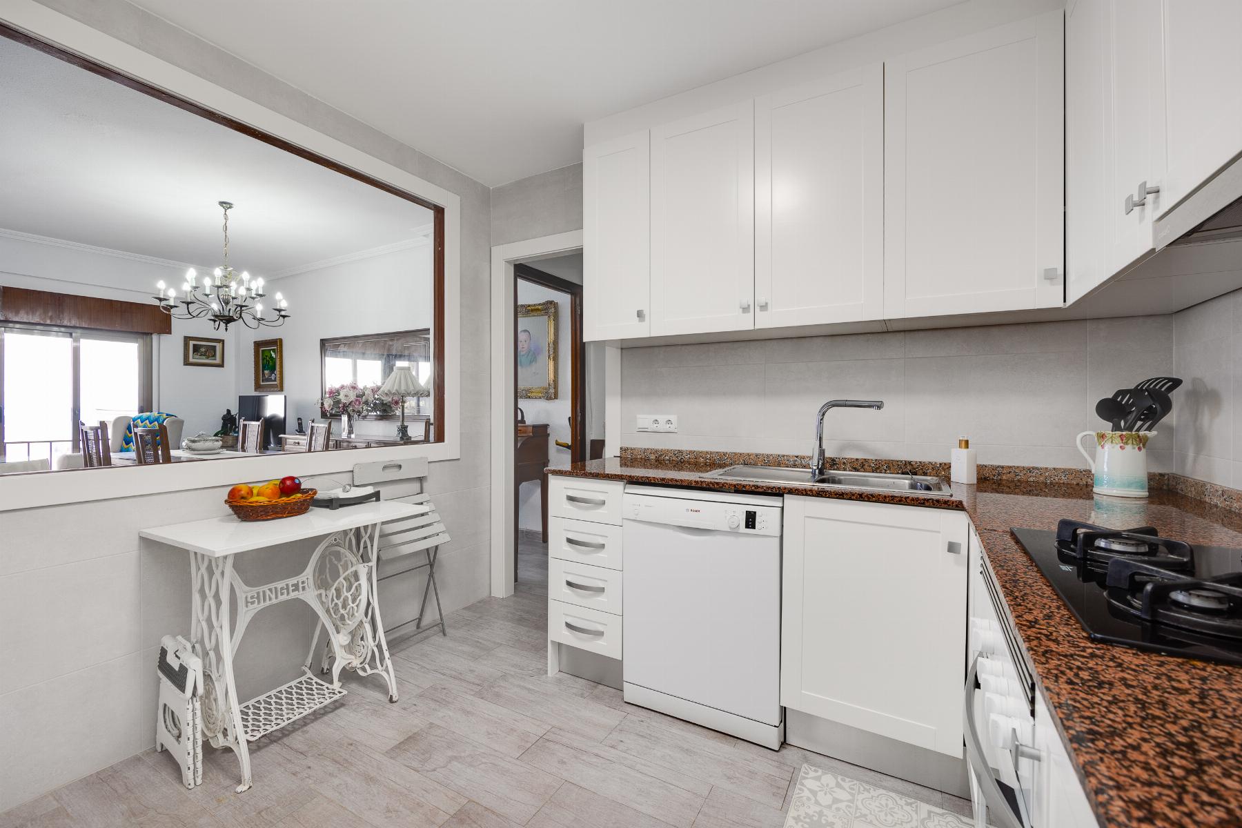 Resale - 4 Bedroom 2 Bathroom Apartamento in Torrevieja - Piscinas naturales - Alicante Resale - 4 Bedroom 2 Bathroom Apartamento in Torrevieja - Piscinas naturales - Alicante