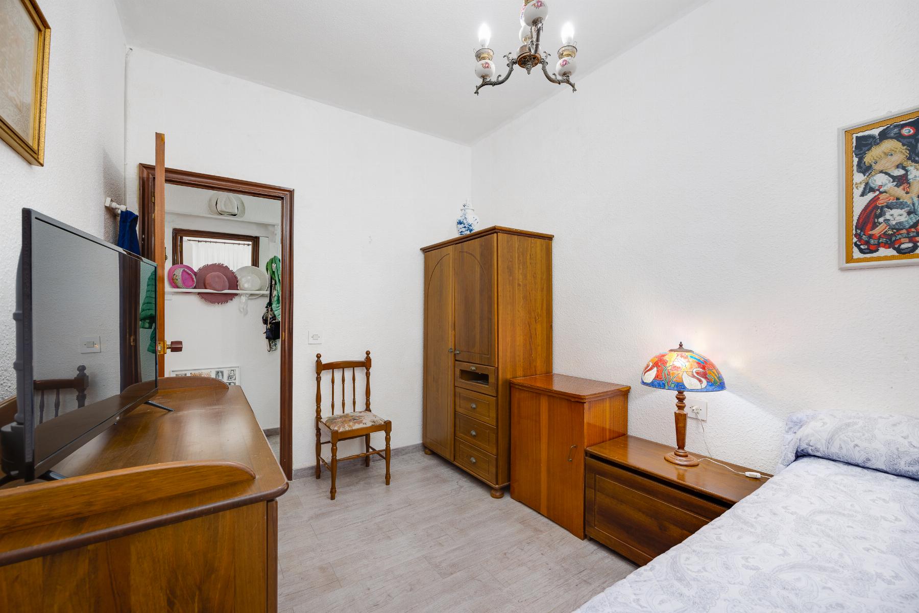 Resale - 4 Bedroom 2 Bathroom Apartamento in Torrevieja - Piscinas naturales - Alicante Resale - 4 Bedroom 2 Bathroom Apartamento in Torrevieja - Piscinas naturales - Alicante