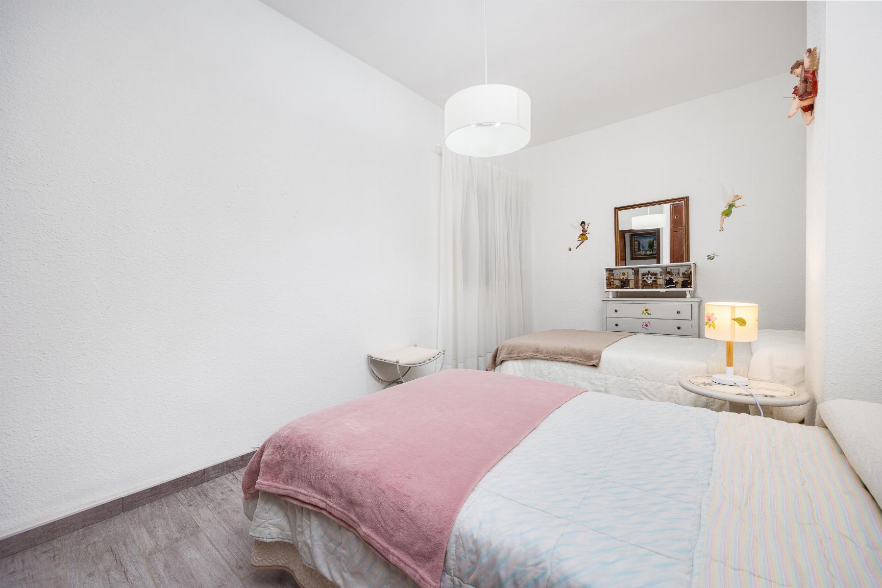 Resale - 4 Bedroom 2 Bathroom Apartamento in Torrevieja - Piscinas naturales - Alicante Resale - 4 Bedroom 2 Bathroom Apartamento in Torrevieja - Piscinas naturales - Alicante