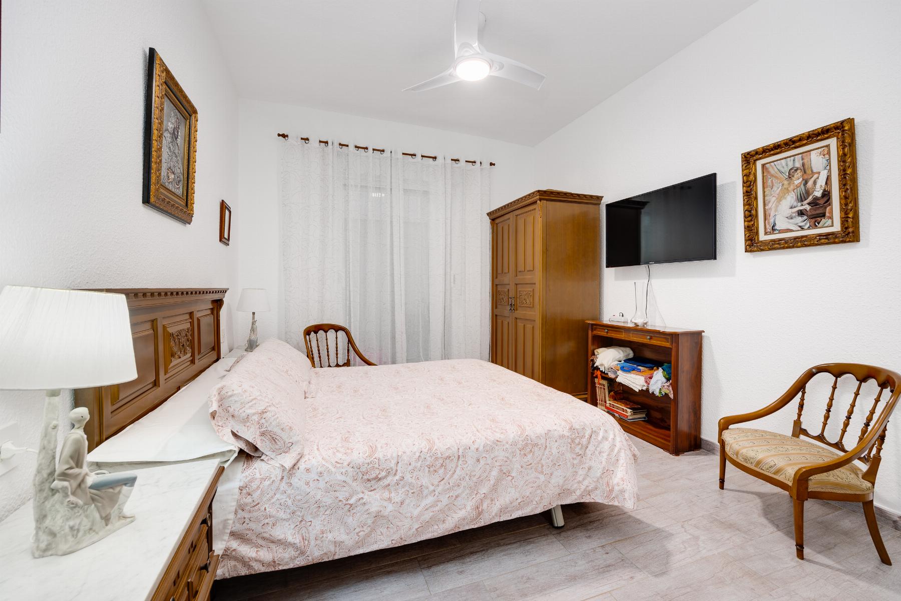 Resale - 4 Bedroom 2 Bathroom Apartamento in Torrevieja - Piscinas naturales - Alicante Resale - 4 Bedroom 2 Bathroom Apartamento in Torrevieja - Piscinas naturales - Alicante