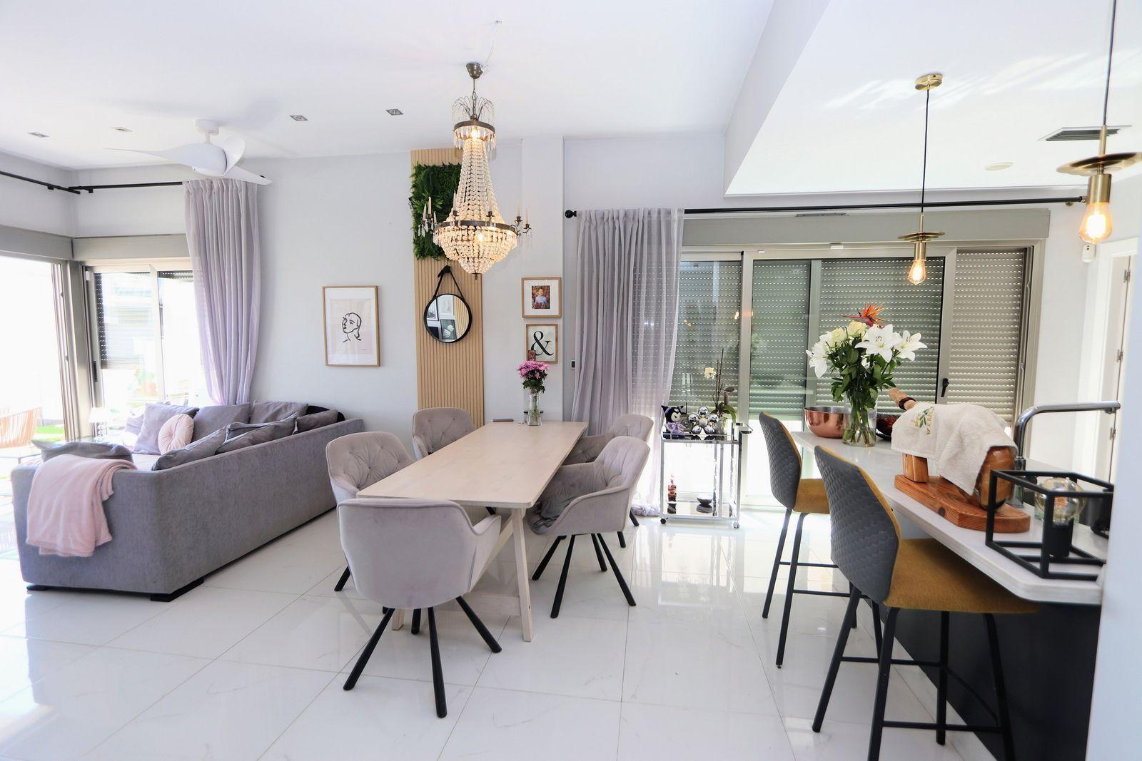 Resale - 5 Bedroom 4 Bathroom Chalet in Orihuela Costa - Villamartin - Alicante Resale - 5 Bedroom 4 Bathroom Chalet in Orihuela Costa - Villamartin - Alicante