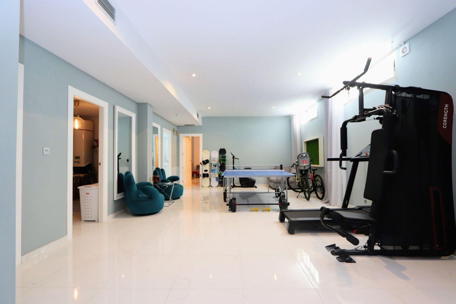 Resale - 5 Bedroom 4 Bathroom Chalet in Orihuela Costa - Villamartin - Alicante Resale - 5 Bedroom 4 Bathroom Chalet in Orihuela Costa - Villamartin - Alicante