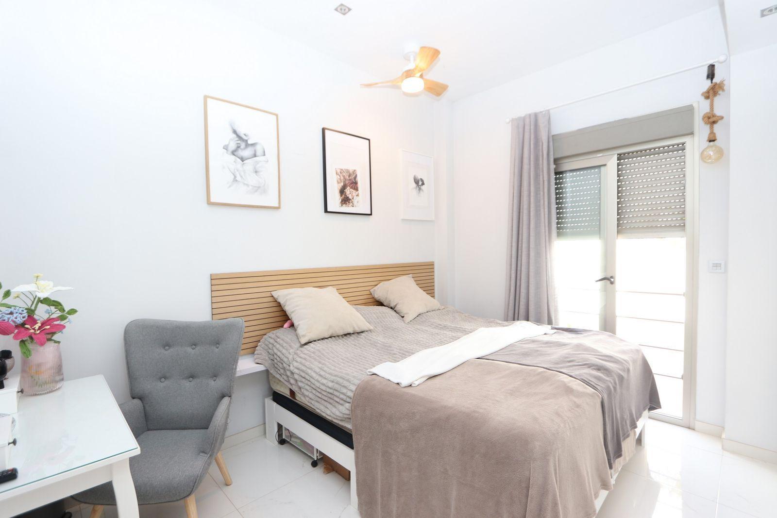 Resale - 5 Bedroom 4 Bathroom Chalet in Orihuela Costa - Villamartin - Alicante Resale - 5 Bedroom 4 Bathroom Chalet in Orihuela Costa - Villamartin - Alicante