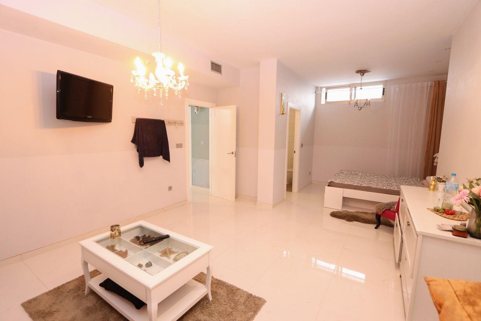 Resale - 5 Bedroom 4 Bathroom Chalet in Orihuela Costa - Villamartin - Alicante Resale - 5 Bedroom 4 Bathroom Chalet in Orihuela Costa - Villamartin - Alicante