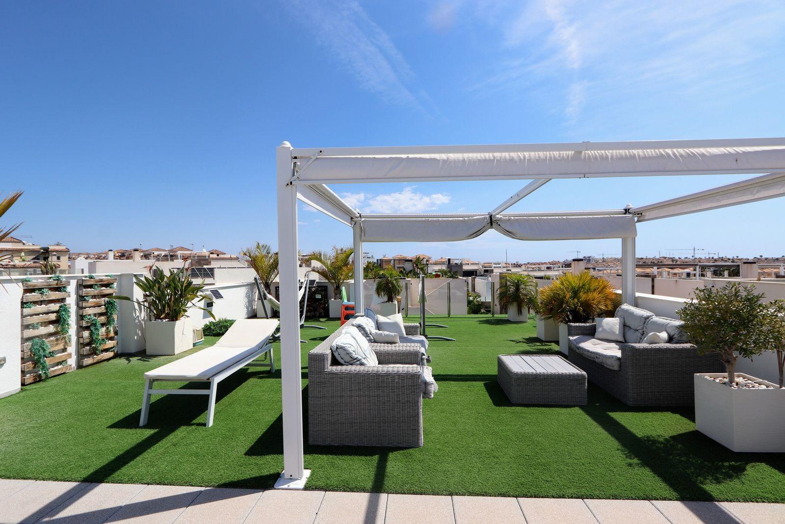 Resale - 5 Bedroom 4 Bathroom Chalet in Orihuela Costa - Villamartin - Alicante Resale - 5 Bedroom 4 Bathroom Chalet in Orihuela Costa - Villamartin - Alicante