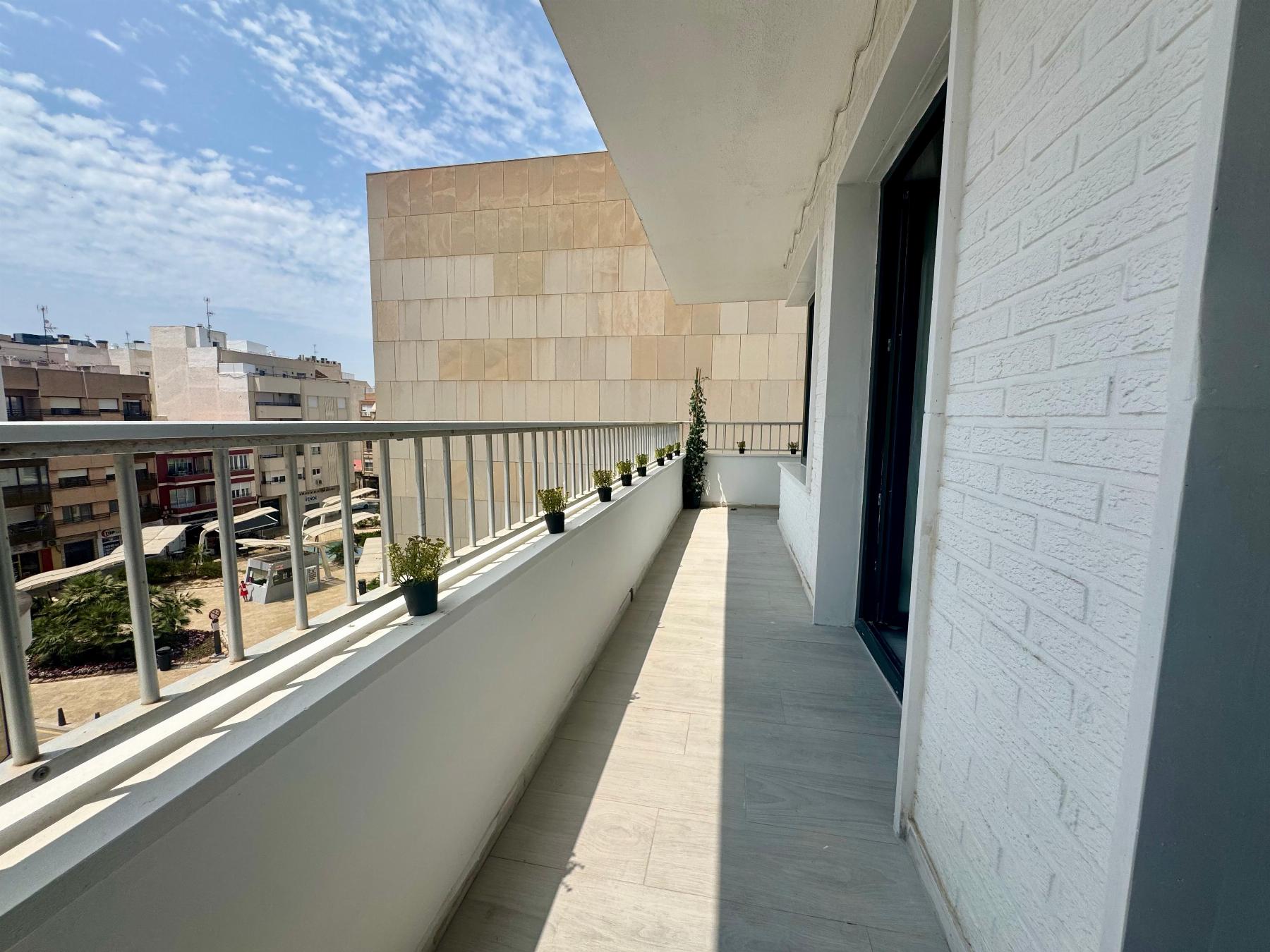 Resale - 3 Bedroom 2 Bathroom Apartamento in Torrevieja - CLUB NAUTICO TORREVIEJA - Alicante Resale - 3 Bedroom 2 Bathroom Apartamento in Torrevieja - CLUB NAUTICO TORREVIEJA - Alicante