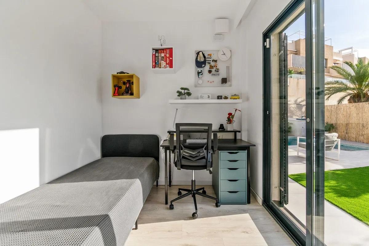 Resale - 3 Bedroom 2 Bathroom Chalet in Orihuela Costa - La Zenia - Alicante Resale - 3 Bedroom 2 Bathroom Chalet in Orihuela Costa - La Zenia - Alicante