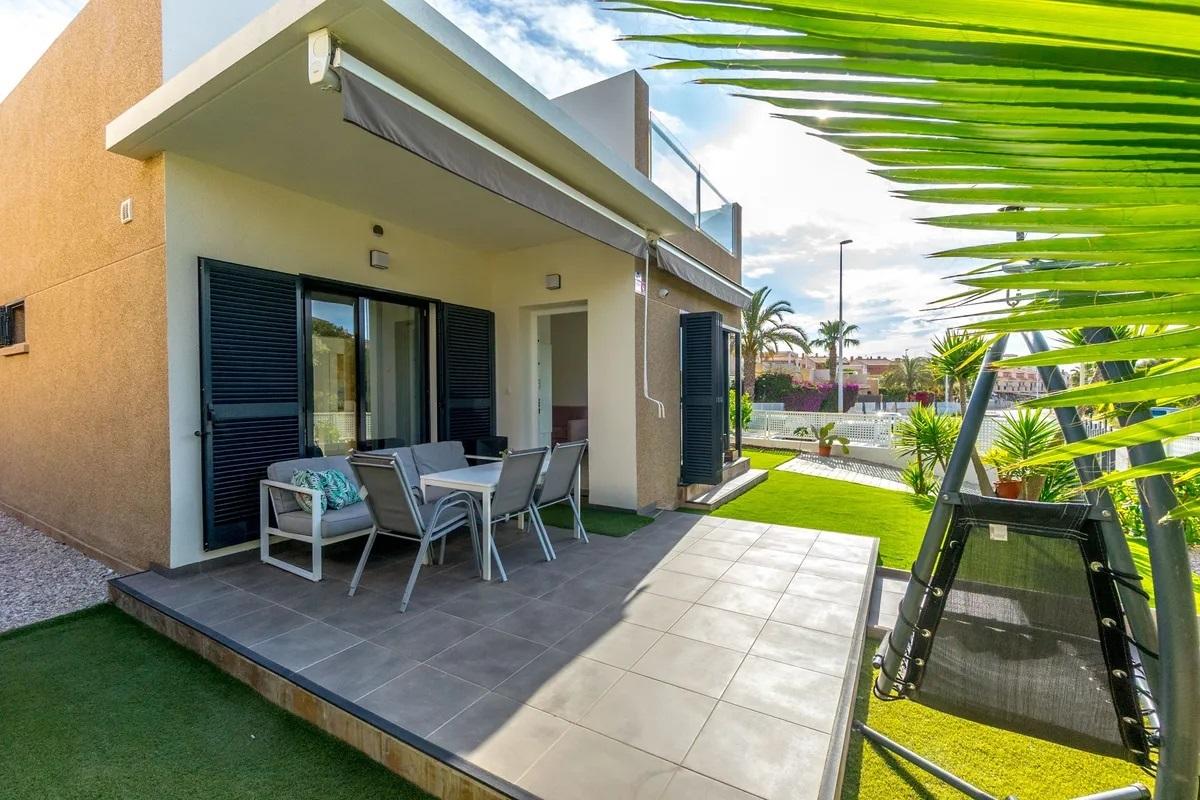 Resale - 3 Bedroom 2 Bathroom Chalet in Orihuela Costa - La Zenia - Alicante Resale - 3 Bedroom 2 Bathroom Chalet in Orihuela Costa - La Zenia - Alicante