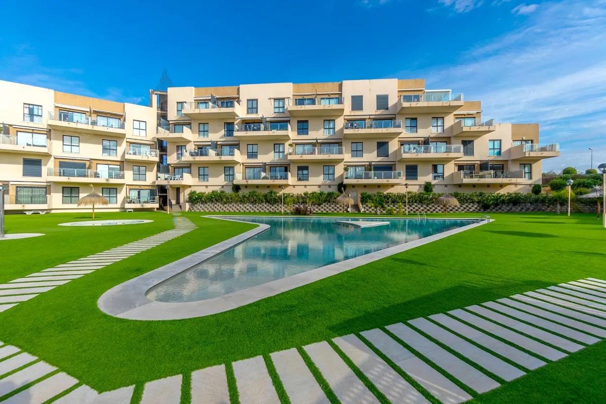Resale - 3 Bedroom 2 Bathroom Chalet in Orihuela Costa - La Zenia - Alicante Resale - 3 Bedroom 2 Bathroom Chalet in Orihuela Costa - La Zenia - Alicante