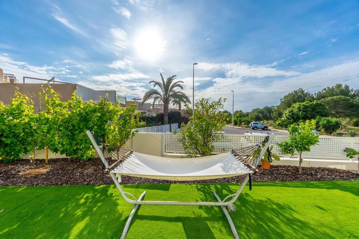 Resale - 3 Bedroom 2 Bathroom Chalet in Orihuela Costa - La Zenia - Alicante Resale - 3 Bedroom 2 Bathroom Chalet in Orihuela Costa - La Zenia - Alicante
