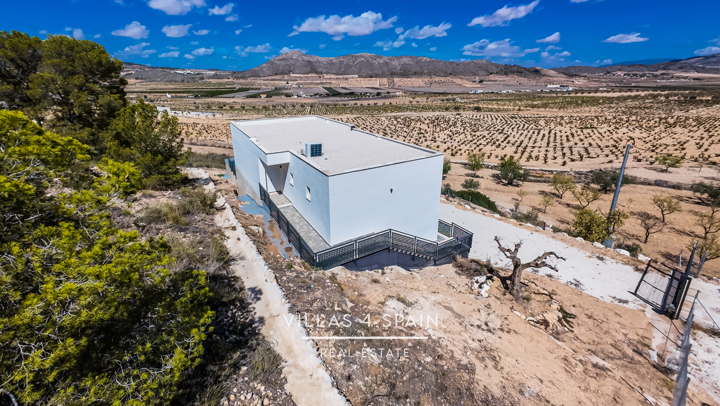 Resale - 3 bedroom 2 bathroom build villa with pool and garage - camino del Prado - Alicante Resale - 3 bedroom 2 bathroom build villa with pool and garage - camino del Prado - Alicante