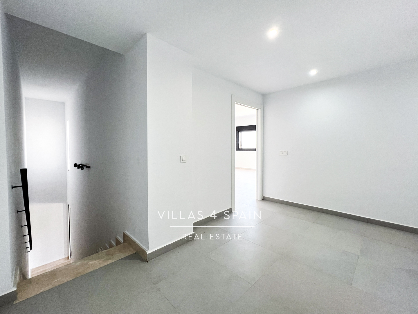 Resale - 3 bedroom 2 bathroom build villa with pool and garage - camino del Prado - Alicante Resale - 3 bedroom 2 bathroom build villa with pool and garage - camino del Prado - Alicante