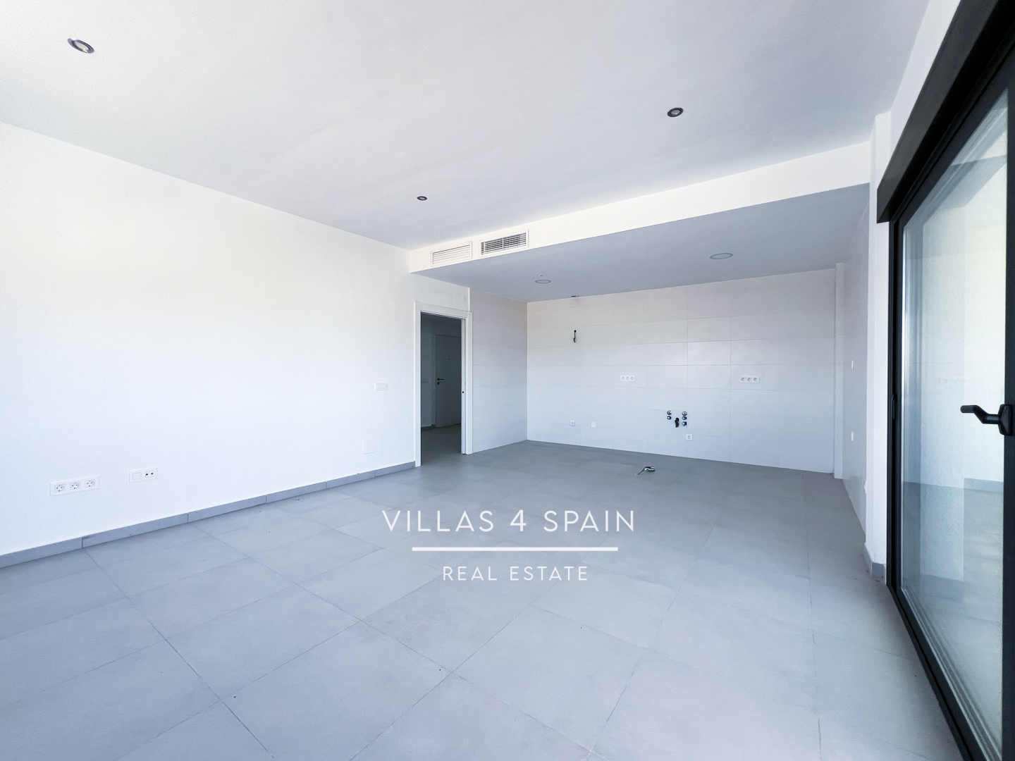 Resale - 3 bedroom 2 bathroom build villa with pool and garage - camino del Prado - Alicante Resale - 3 bedroom 2 bathroom build villa with pool and garage - camino del Prado - Alicante