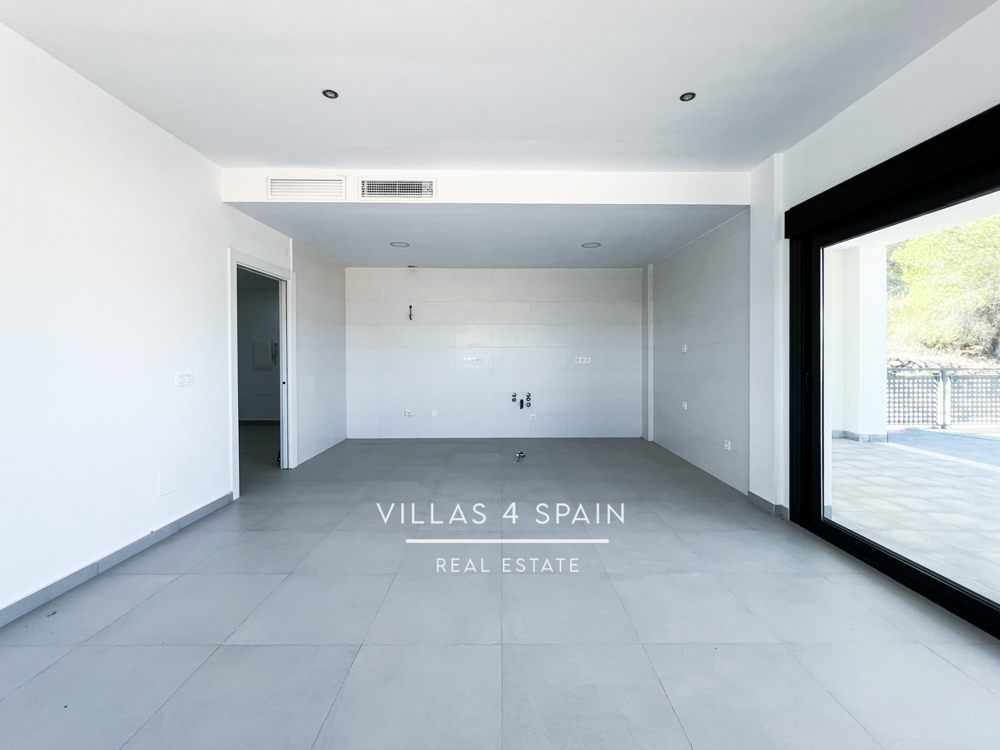 Resale - 3 bedroom 2 bathroom build villa with pool and garage - camino del Prado - Alicante Resale - 3 bedroom 2 bathroom build villa with pool and garage - camino del Prado - Alicante