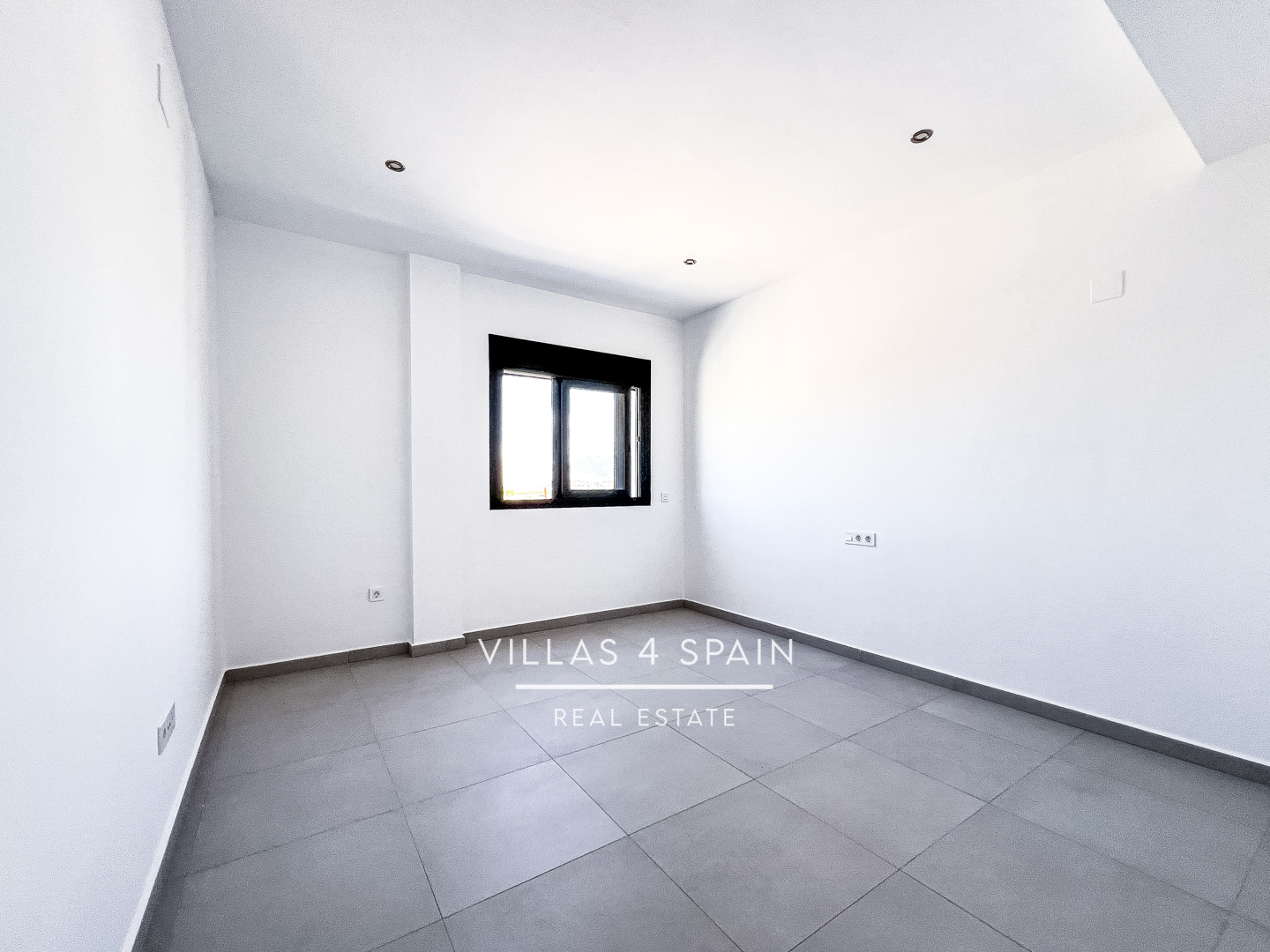 Resale - 3 bedroom 2 bathroom build villa with pool and garage - camino del Prado - Alicante Resale - 3 bedroom 2 bathroom build villa with pool and garage - camino del Prado - Alicante