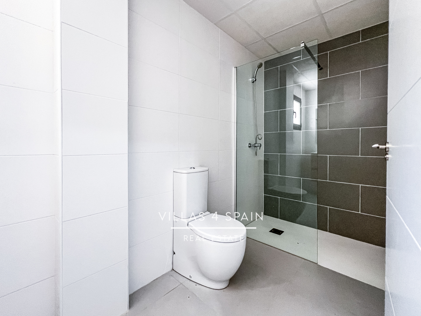 Resale - 3 bedroom 2 bathroom build villa with pool and garage - camino del Prado - Alicante Resale - 3 bedroom 2 bathroom build villa with pool and garage - camino del Prado - Alicante