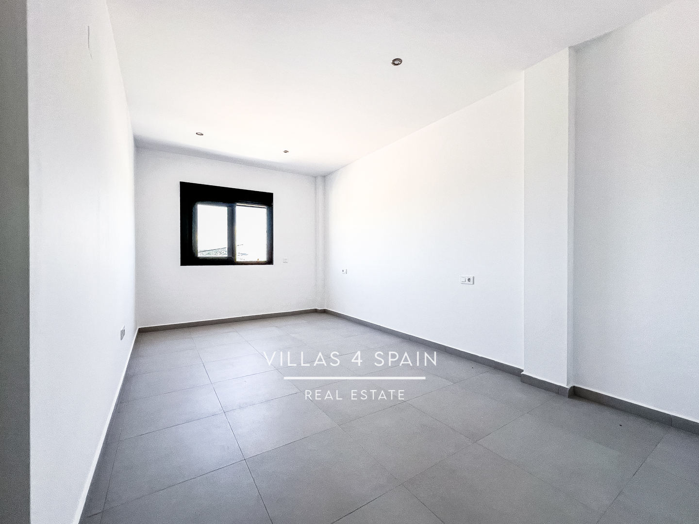 Resale - 3 bedroom 2 bathroom build villa with pool and garage - camino del Prado - Alicante Resale - 3 bedroom 2 bathroom build villa with pool and garage - camino del Prado - Alicante
