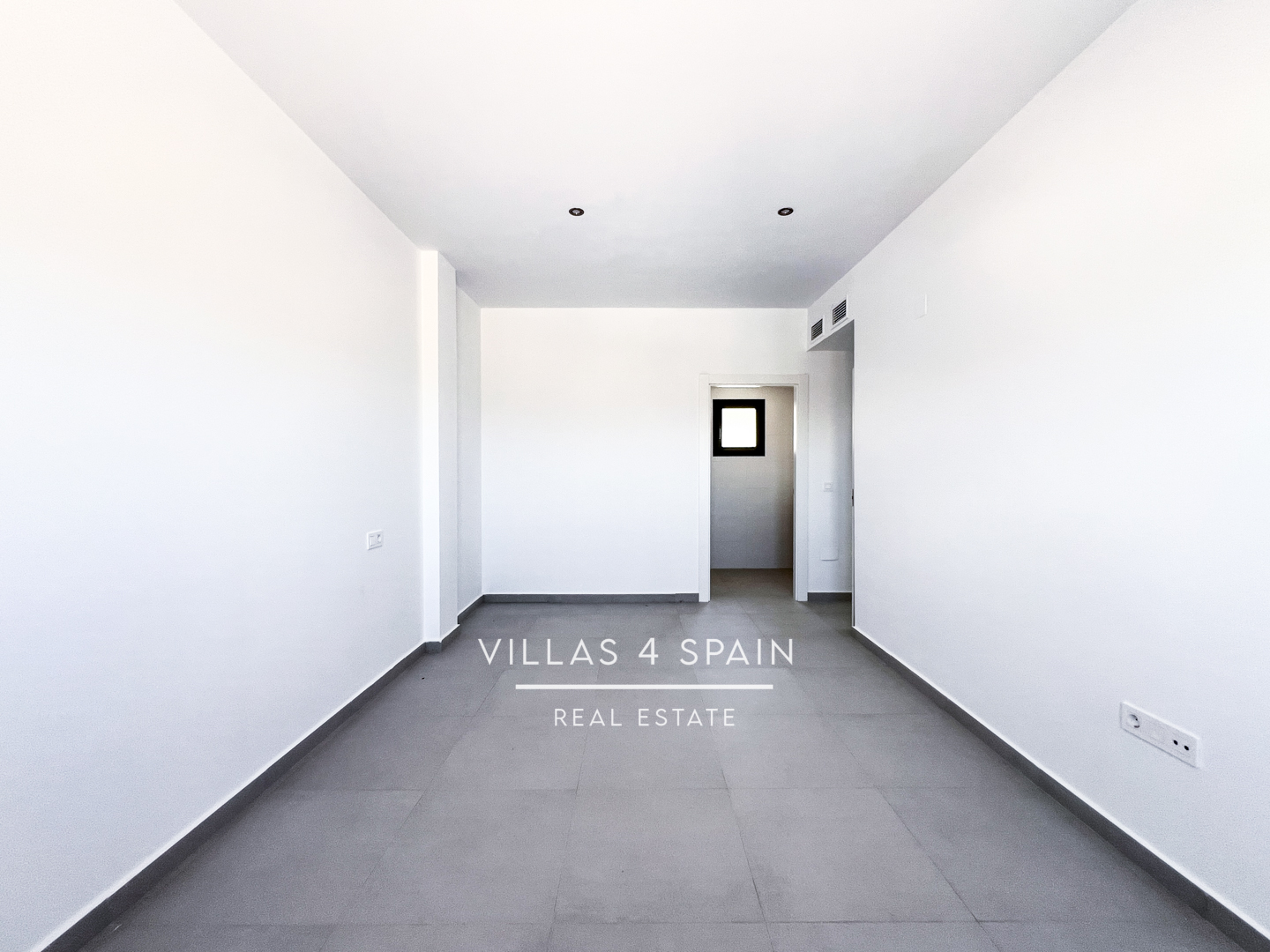 Resale - 3 bedroom 2 bathroom build villa with pool and garage - camino del Prado - Alicante Resale - 3 bedroom 2 bathroom build villa with pool and garage - camino del Prado - Alicante