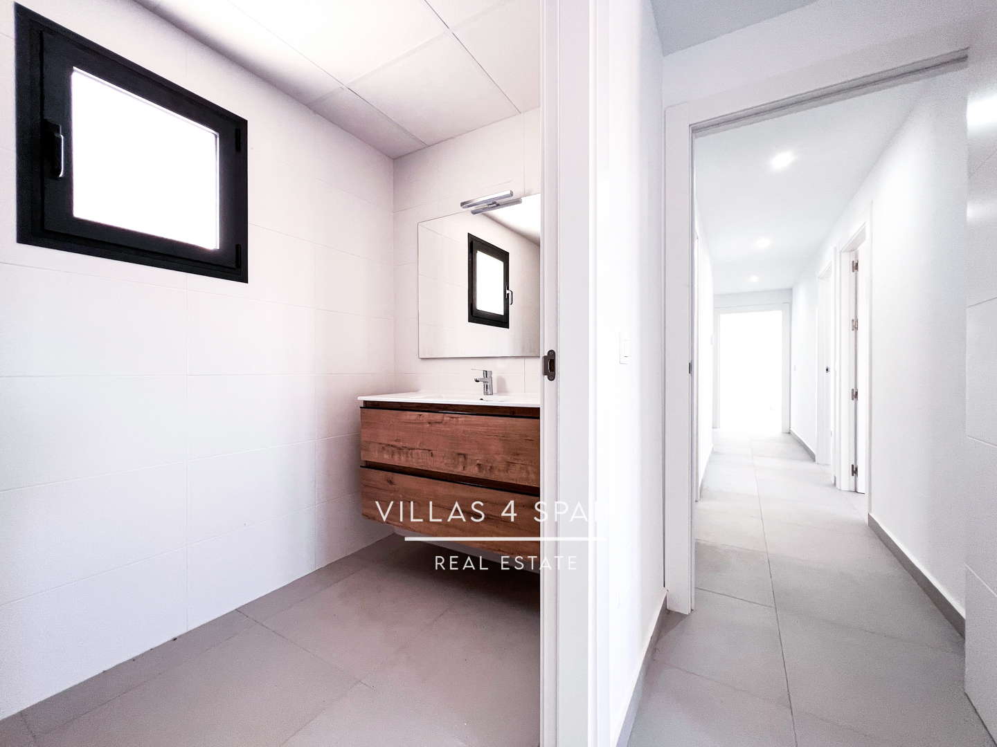 Resale - 3 bedroom 2 bathroom build villa with pool and garage - camino del Prado - Alicante Resale - 3 bedroom 2 bathroom build villa with pool and garage - camino del Prado - Alicante