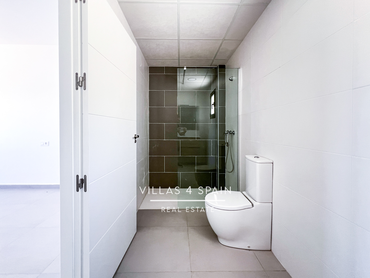 Resale - 3 bedroom 2 bathroom build villa with pool and garage - camino del Prado - Alicante Resale - 3 bedroom 2 bathroom build villa with pool and garage - camino del Prado - Alicante