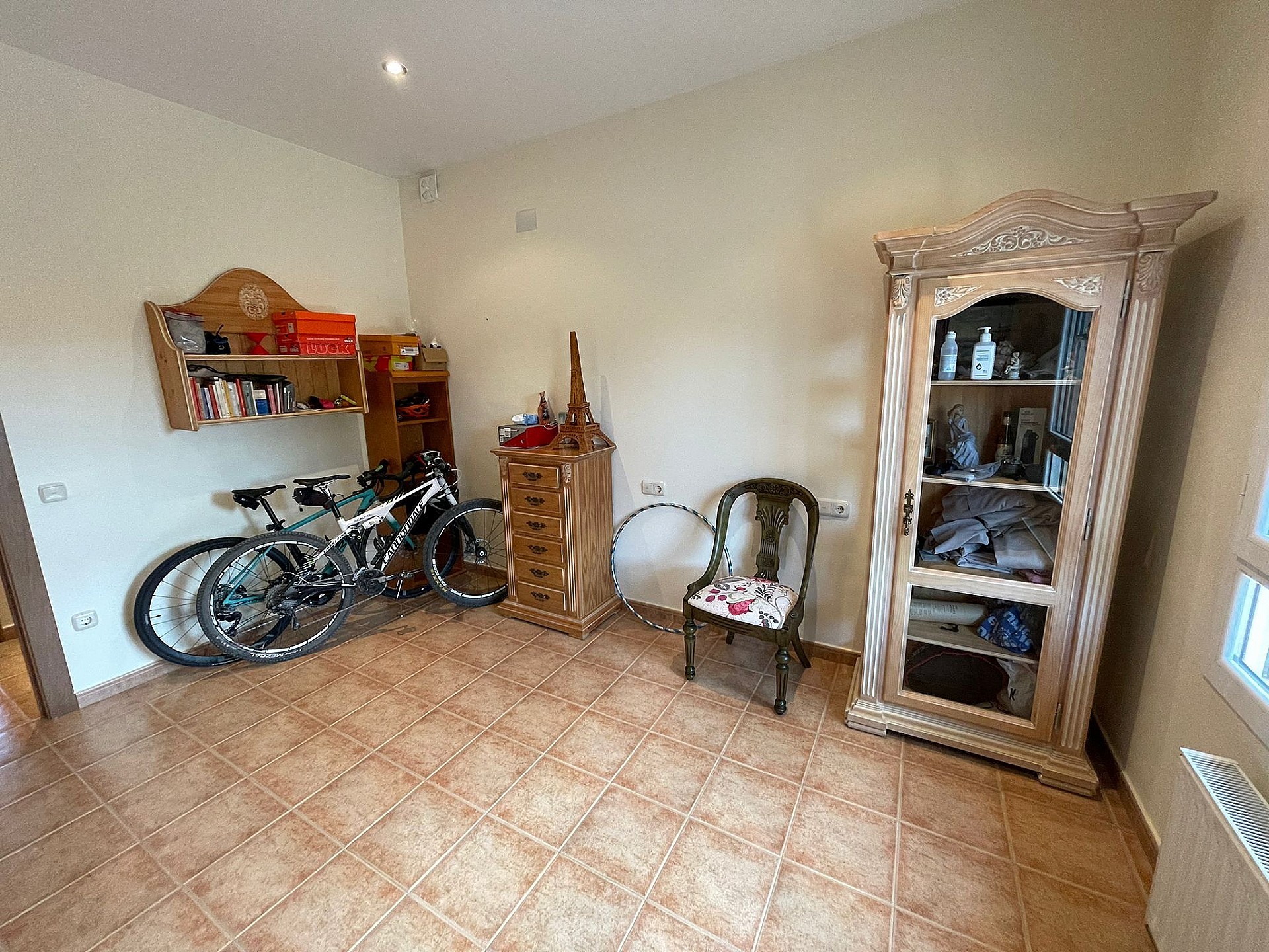 Resale - 4 Bedroom 2 Bathroom Villa in Yecla - - Murcia Resale - 4 Bedroom 2 Bathroom Villa in Yecla - - Murcia